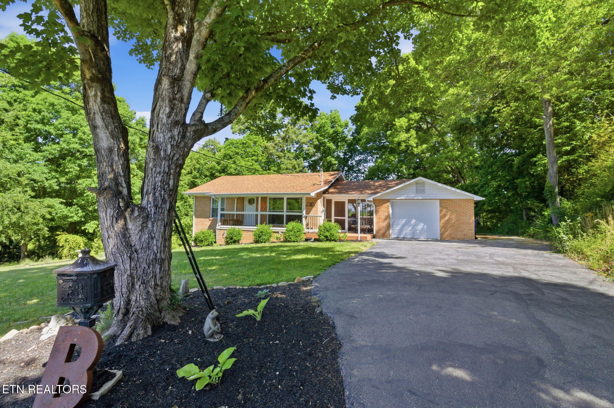 3012 Sinking Springs Road Knoxville TN 37914