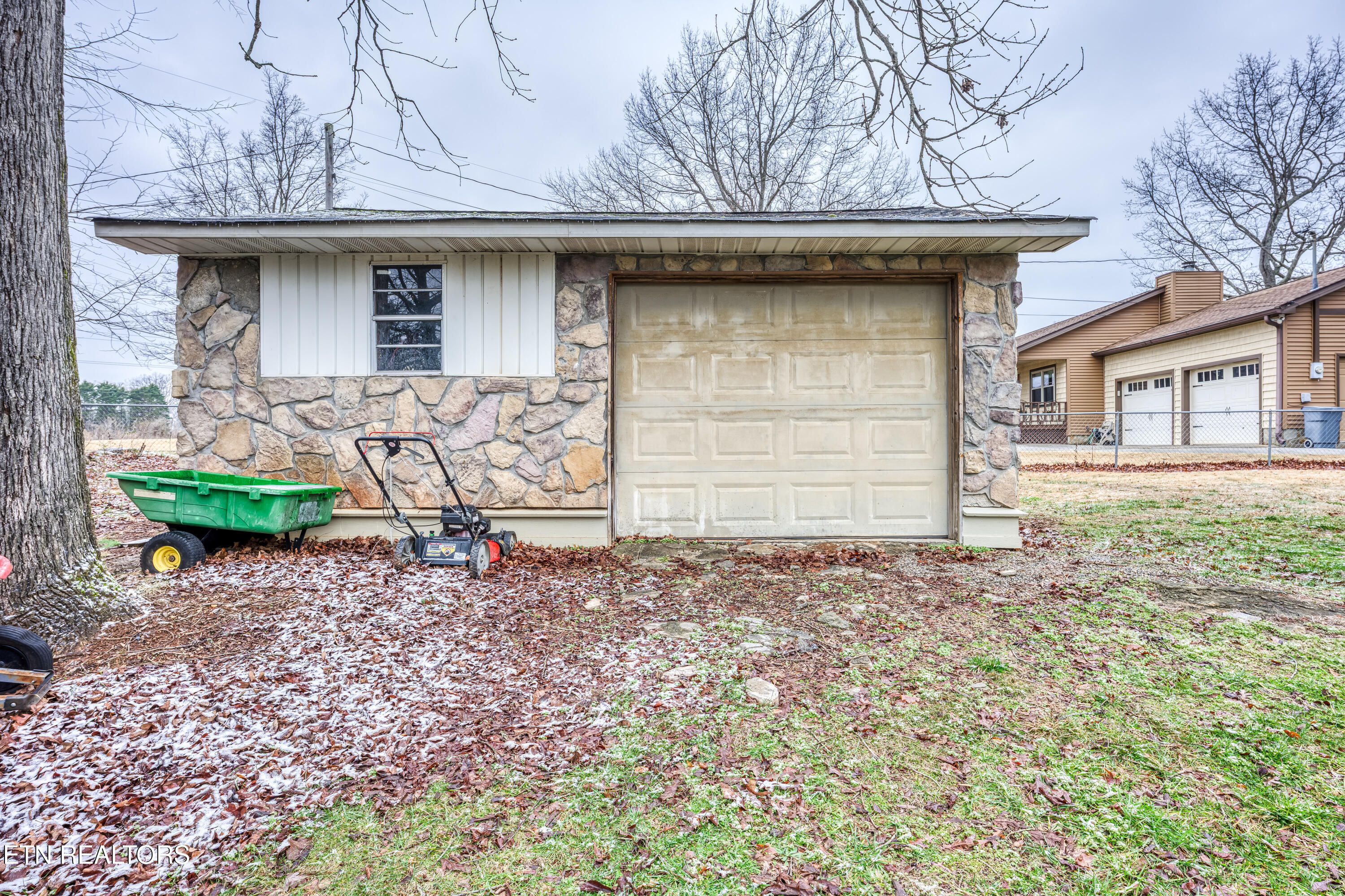 1429 Glenwood Drive Maryville TN 37803
