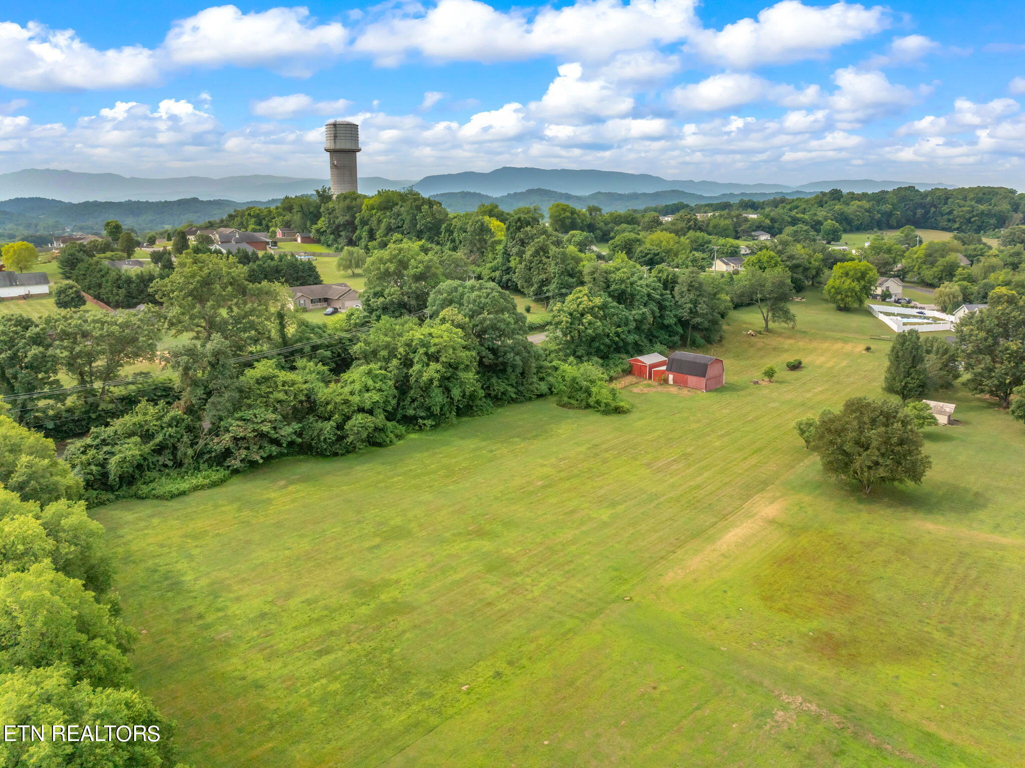 1959 Big Buck Lane Sevierville TN 37876