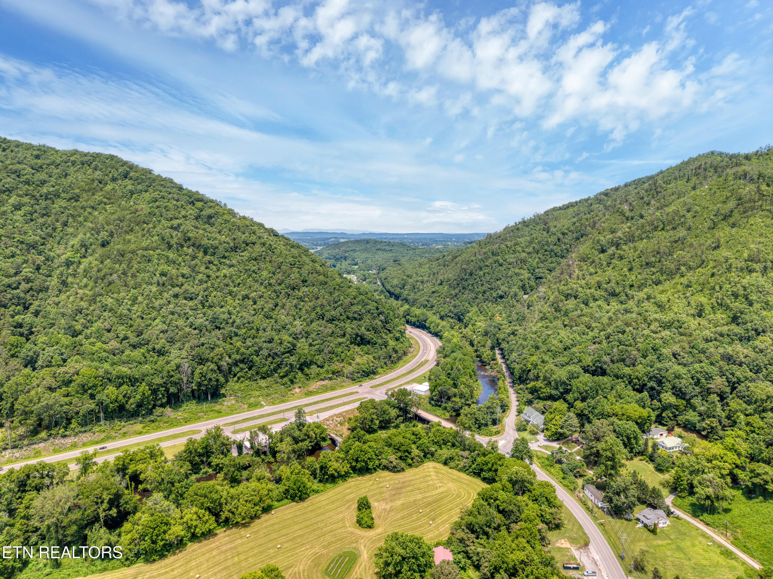 124 E Leatherwood Drive Walland TN 37886