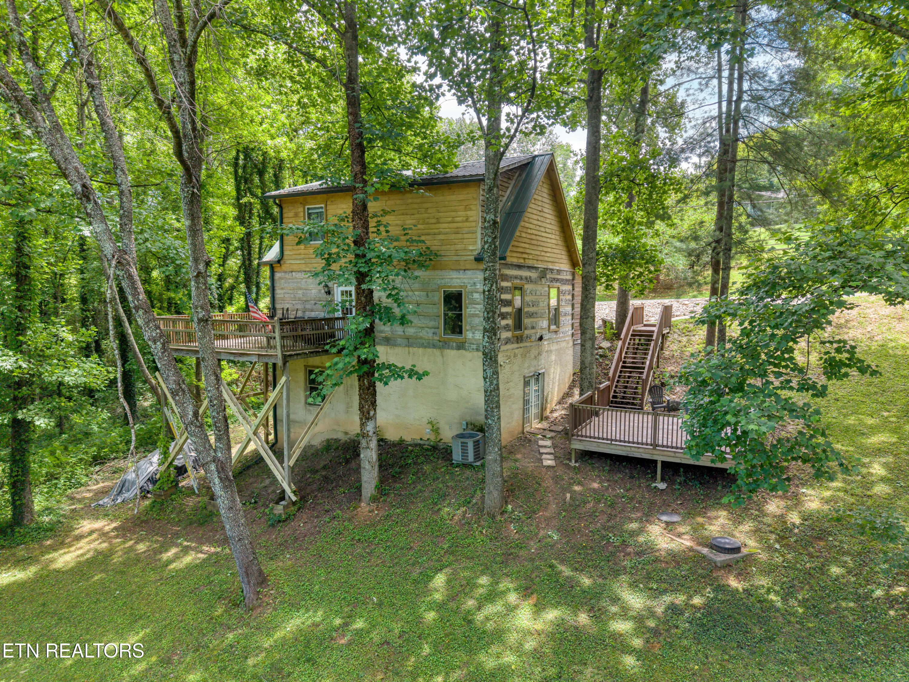 124 E Leatherwood Drive Walland TN 37886