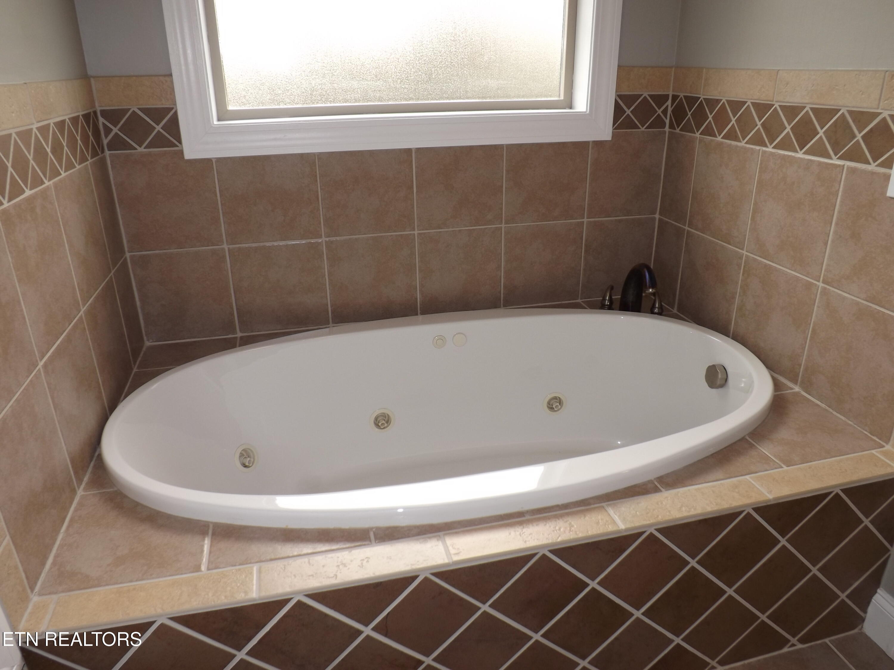 140 Lancaster Street Harrogate TN 37752