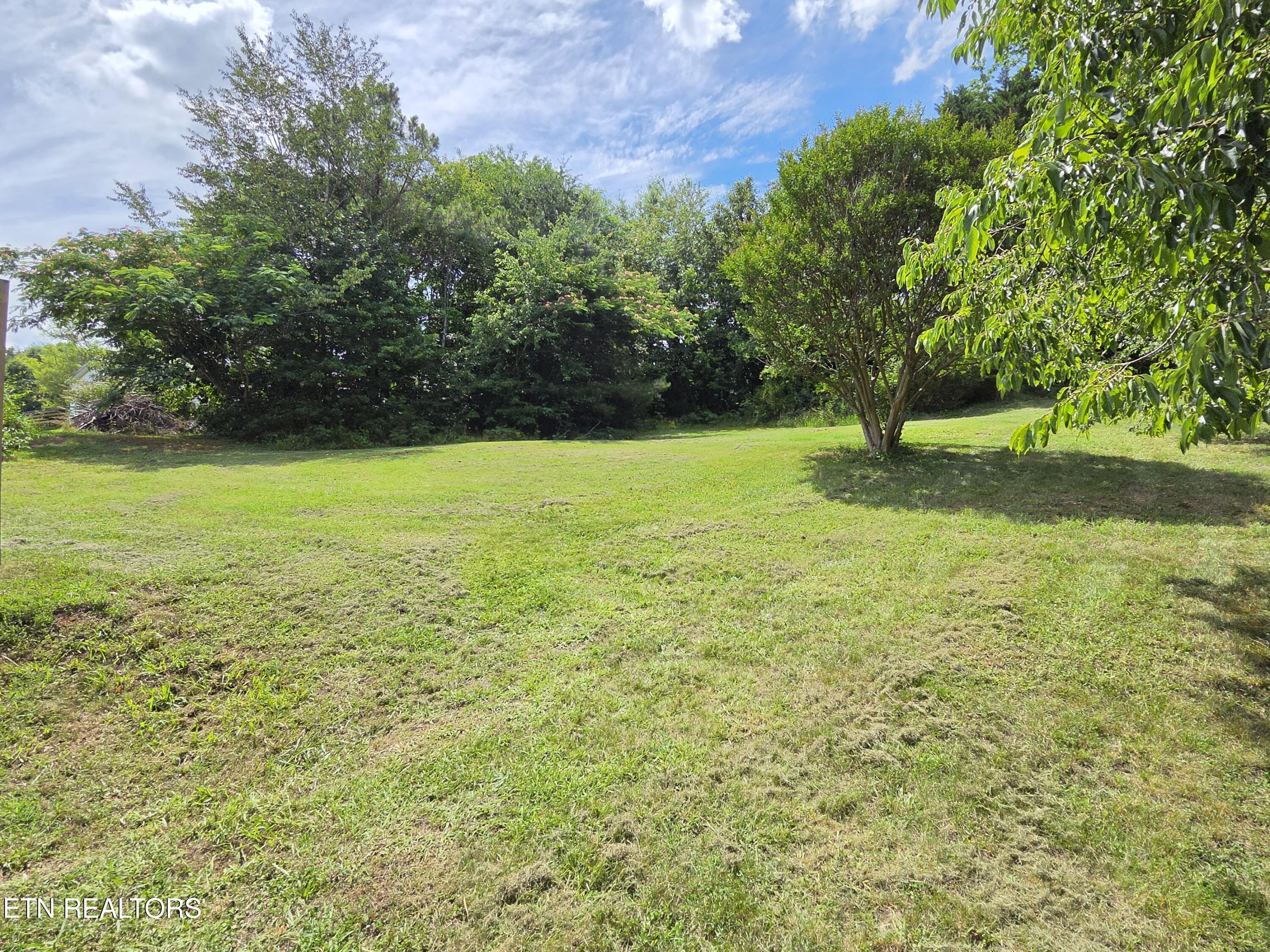 2262 Mentor Road Louisville TN 37777