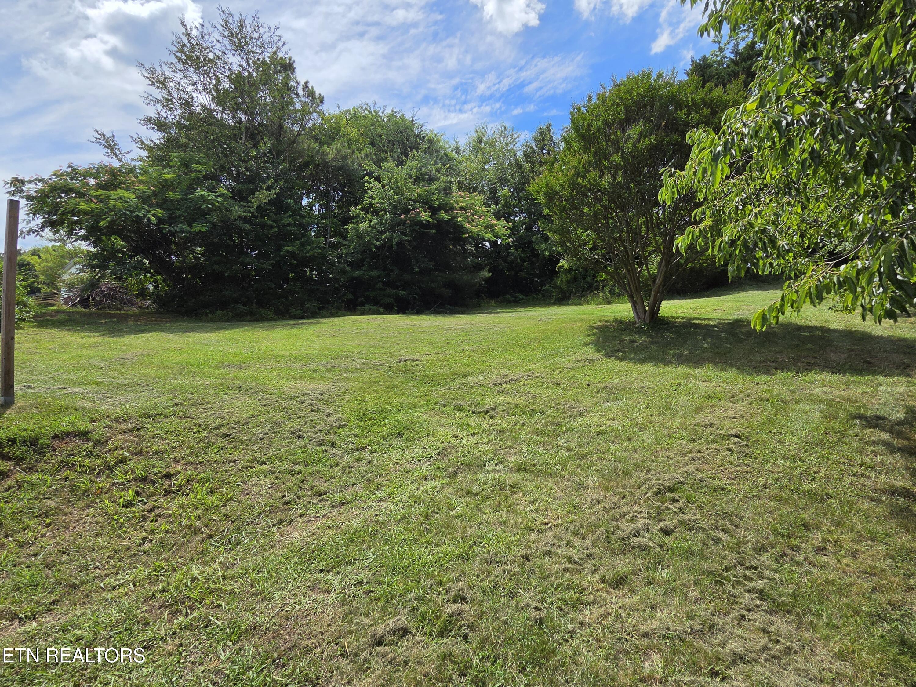 2262 Mentor Road Louisville TN 37777