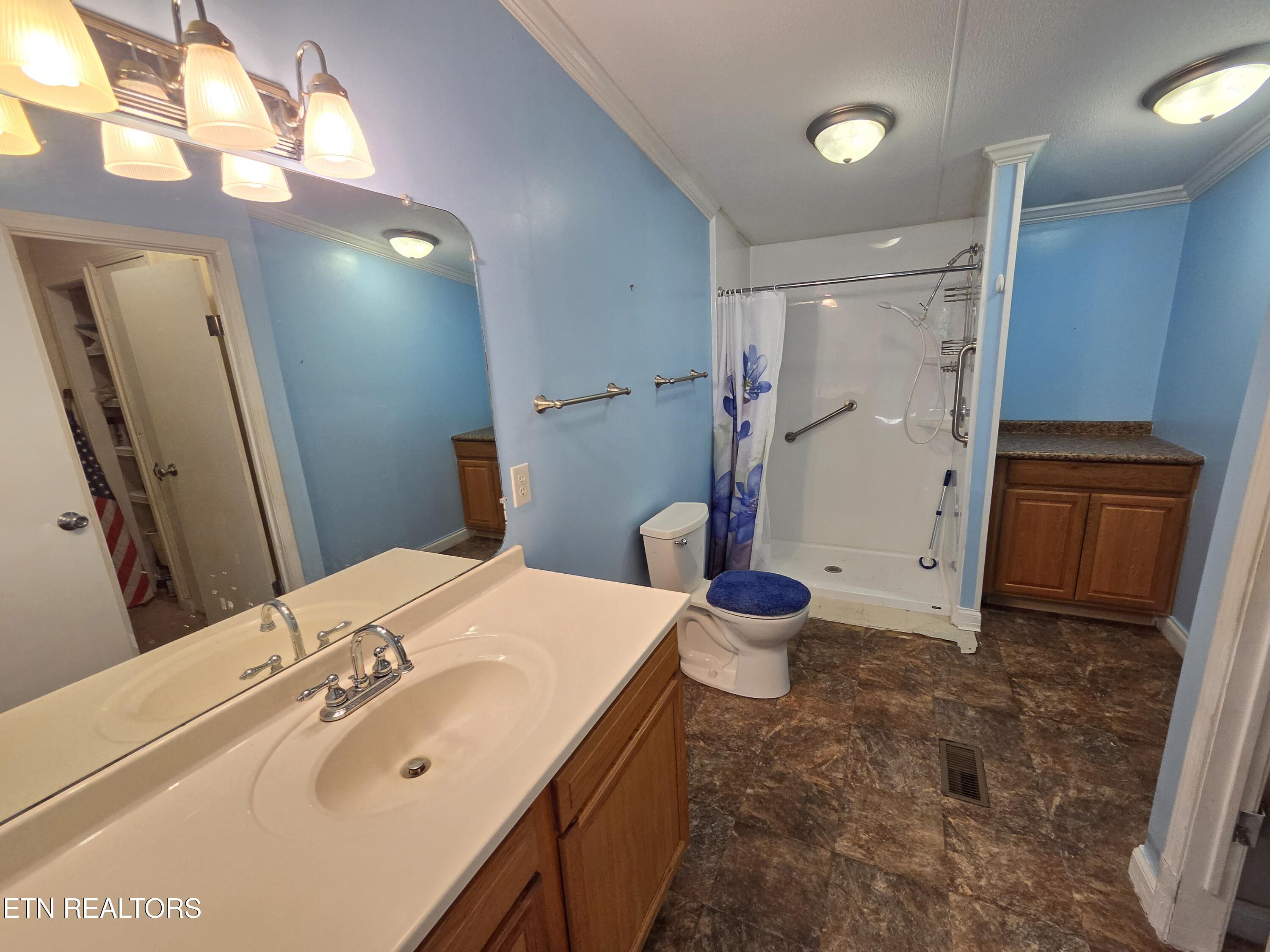 2262 Mentor Road Louisville TN 37777