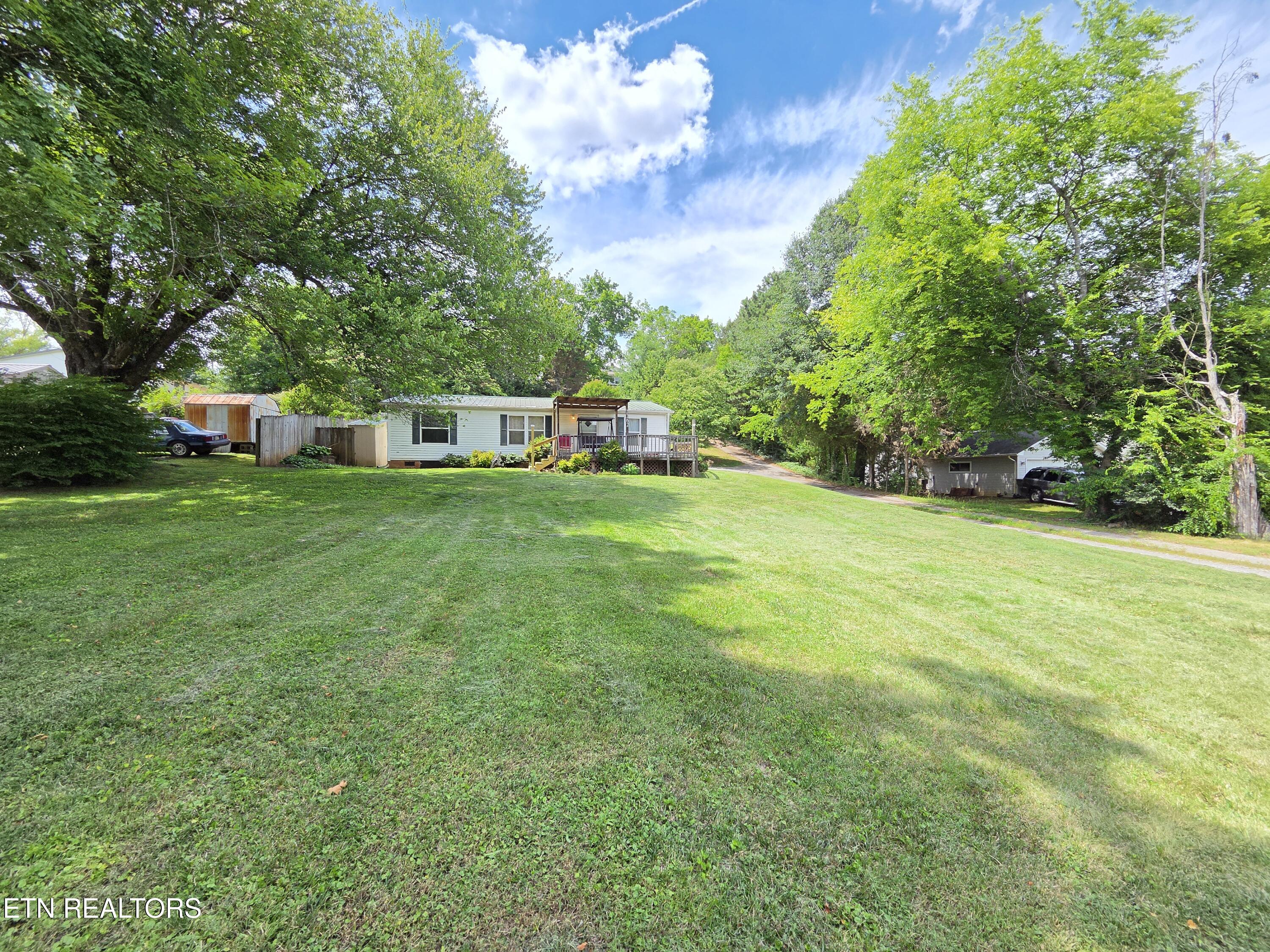 2262 Mentor Road Louisville TN 37777