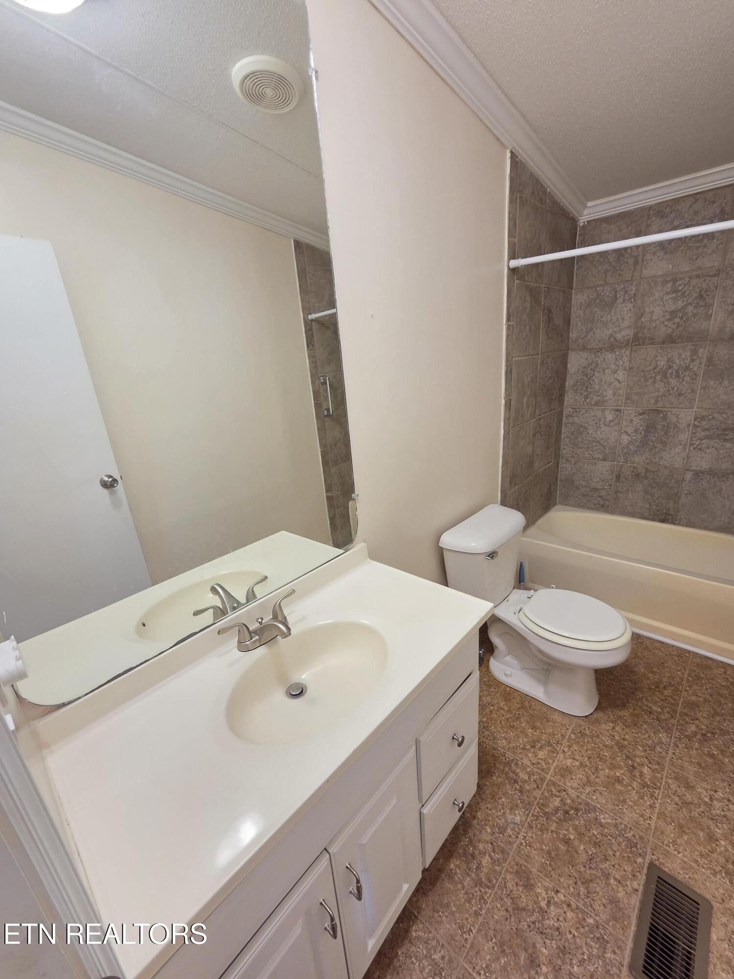 2262 Mentor Road Louisville TN 37777