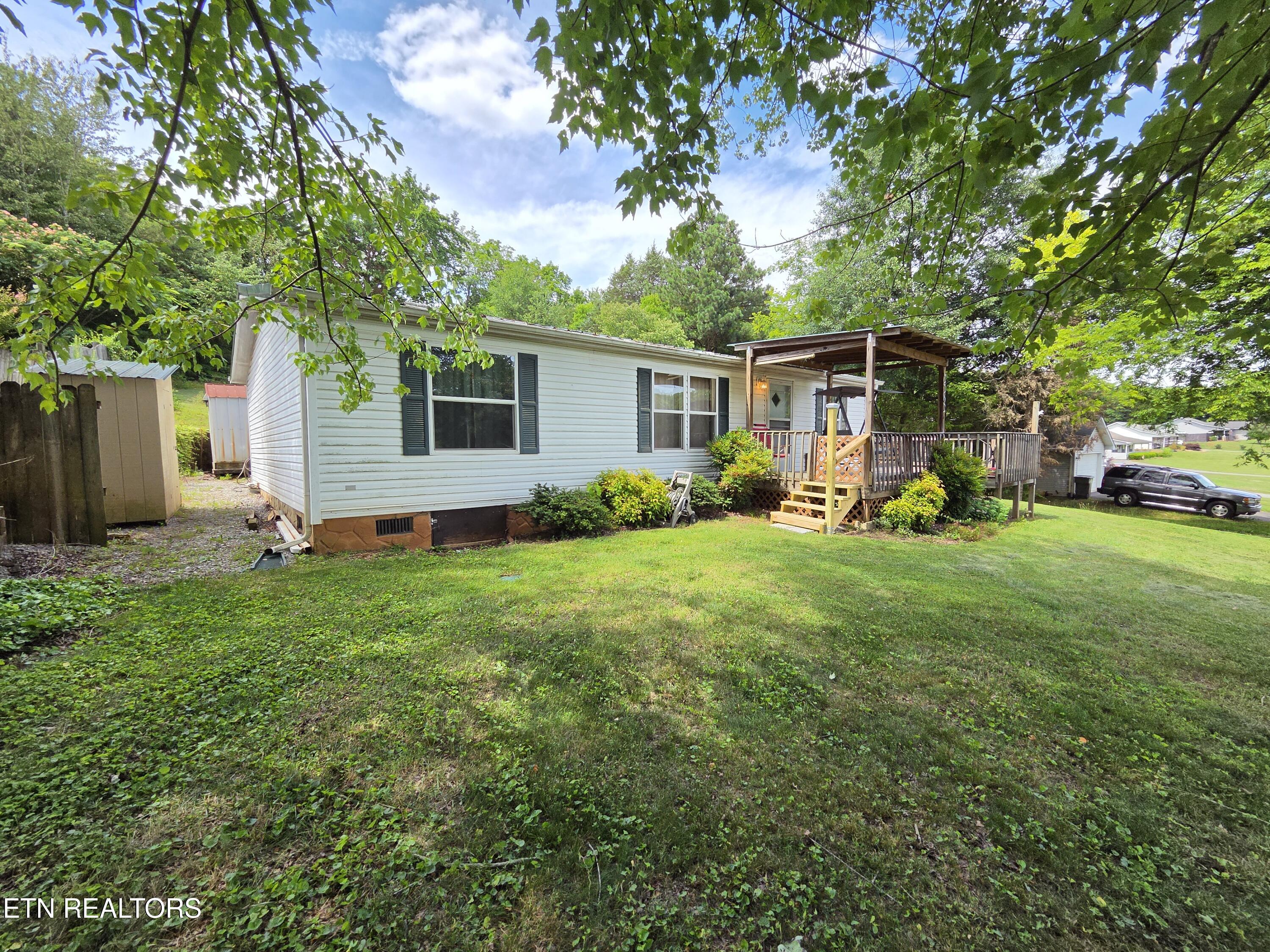 2262 Mentor Road Louisville TN 37777