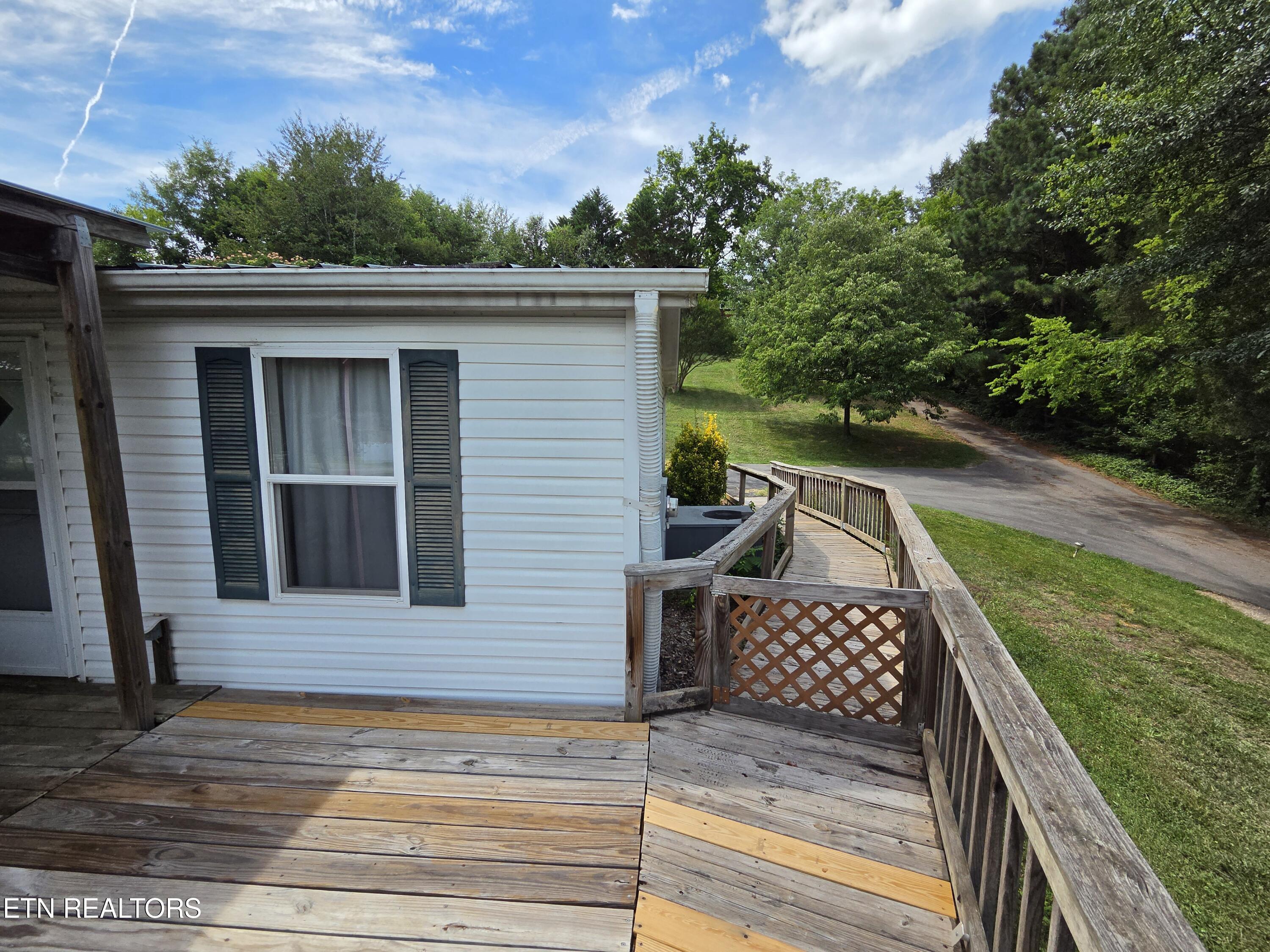 2262 Mentor Road Louisville TN 37777