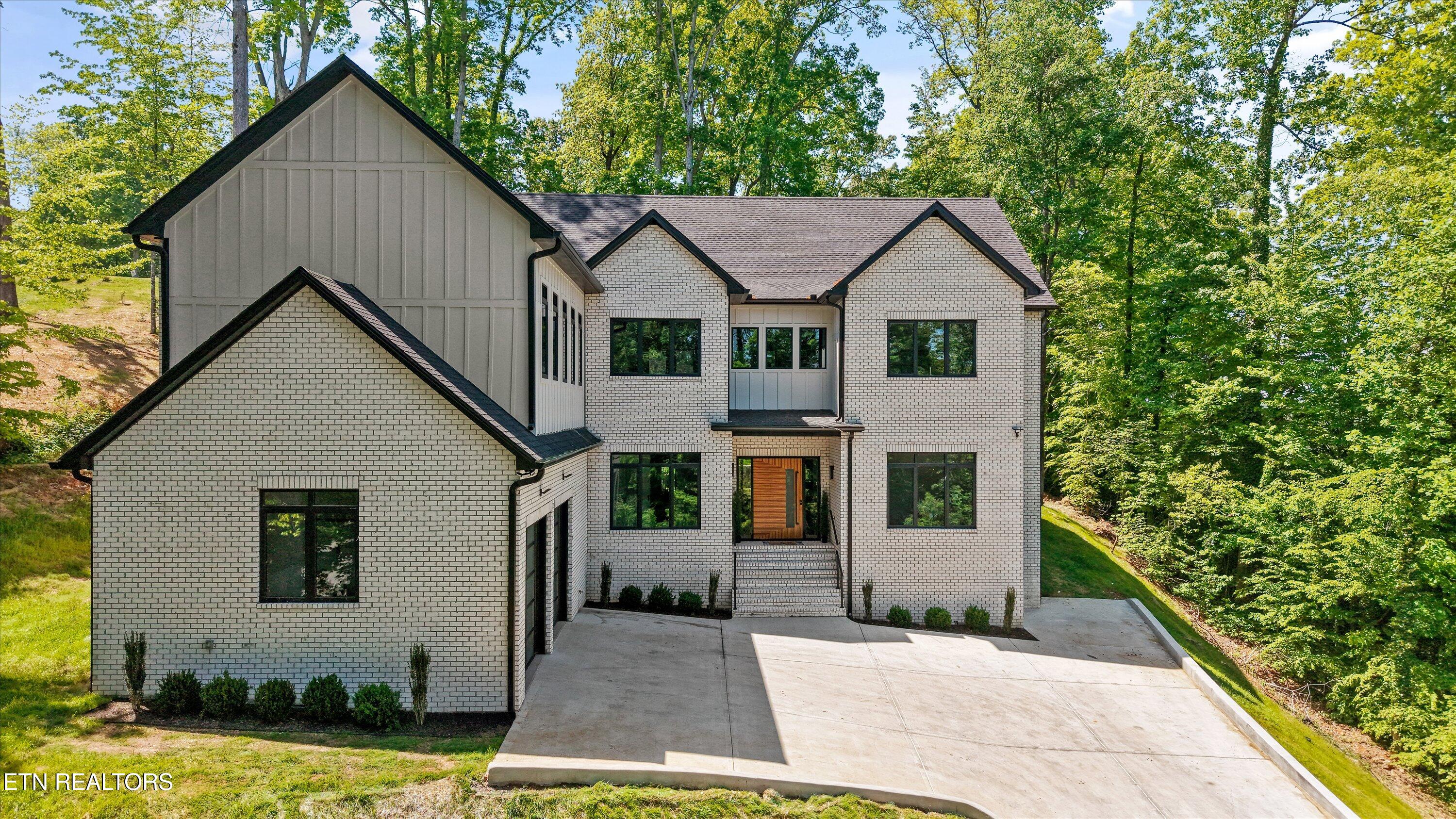 1135 Oak Chase Boulevard Lenoir City TN 37772