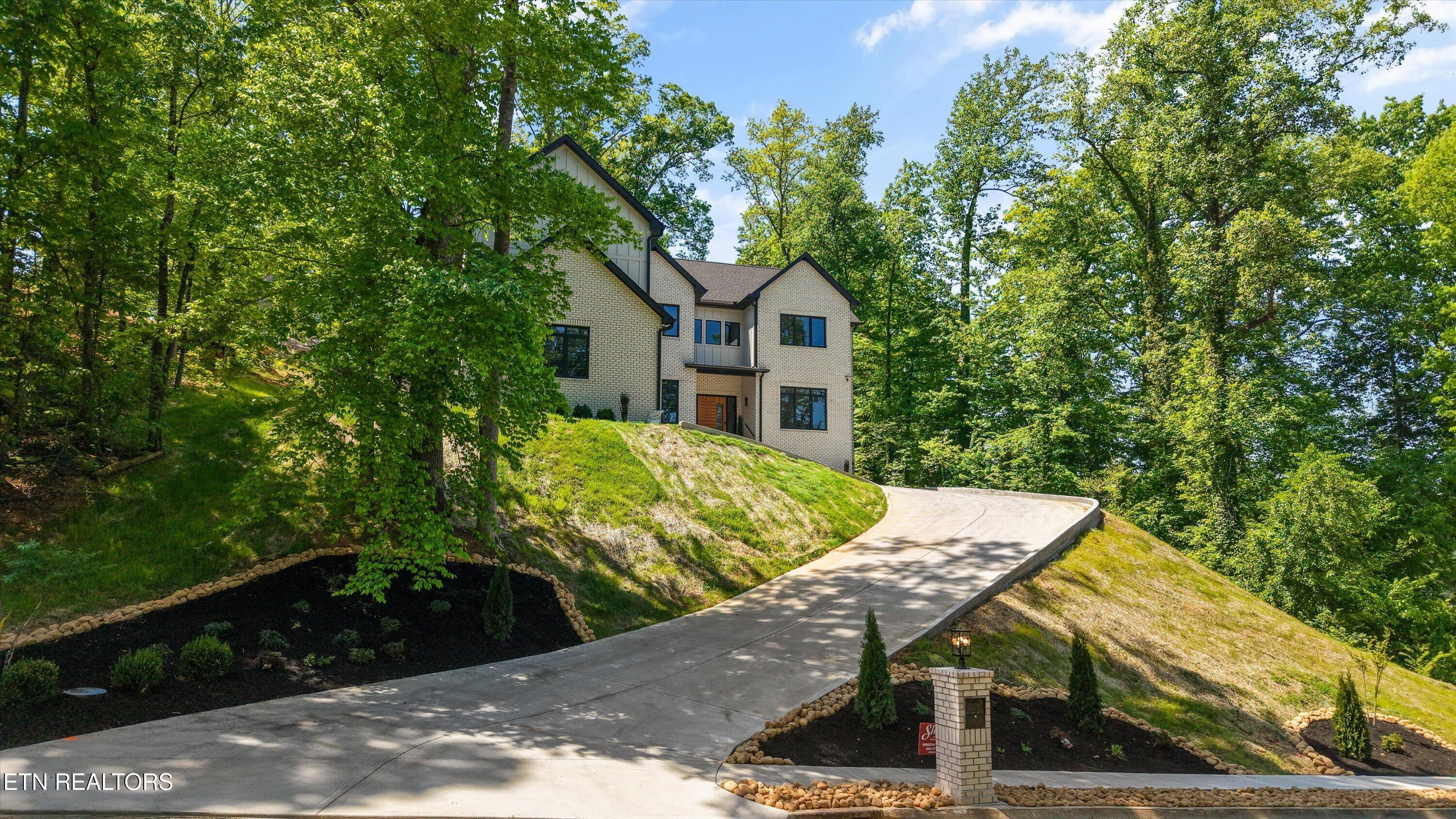 1135 Oak Chase Boulevard Lenoir City TN 37772