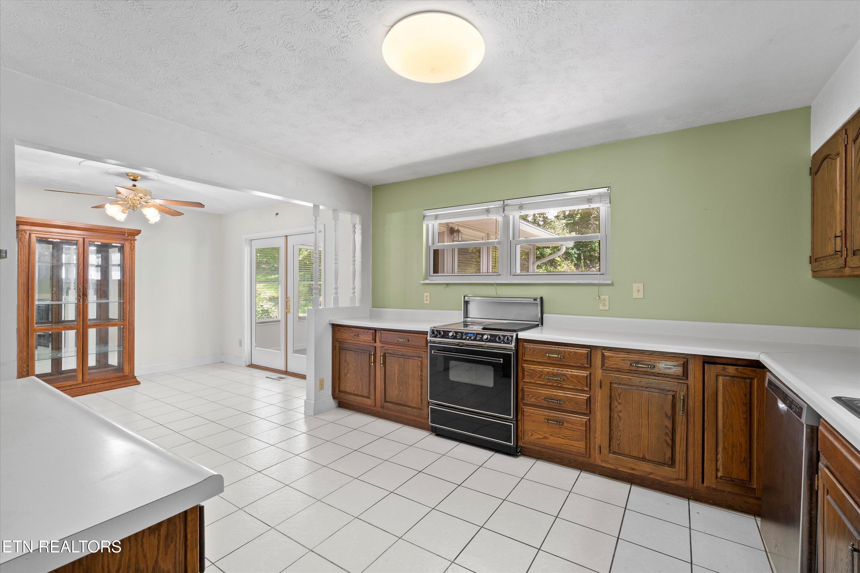 622 Woodland Drive Clinton TN 37716