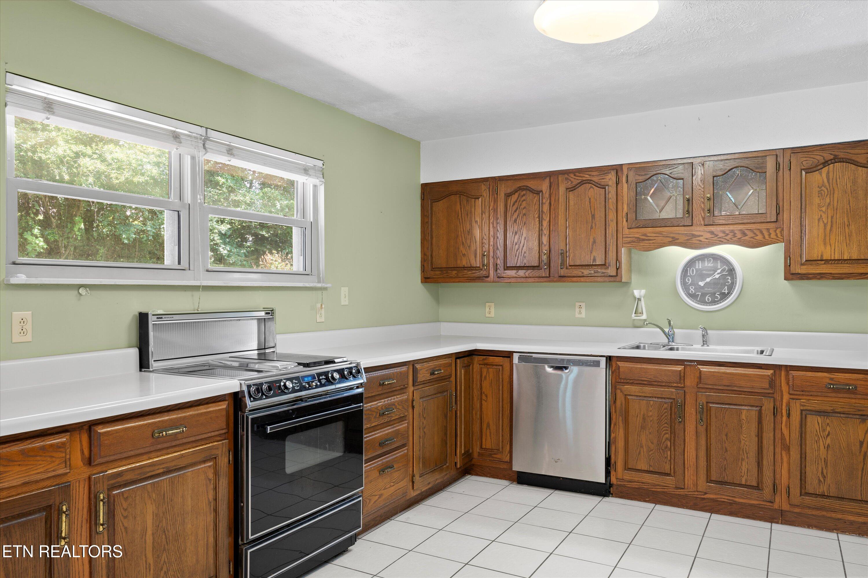 622 Woodland Drive Clinton TN 37716