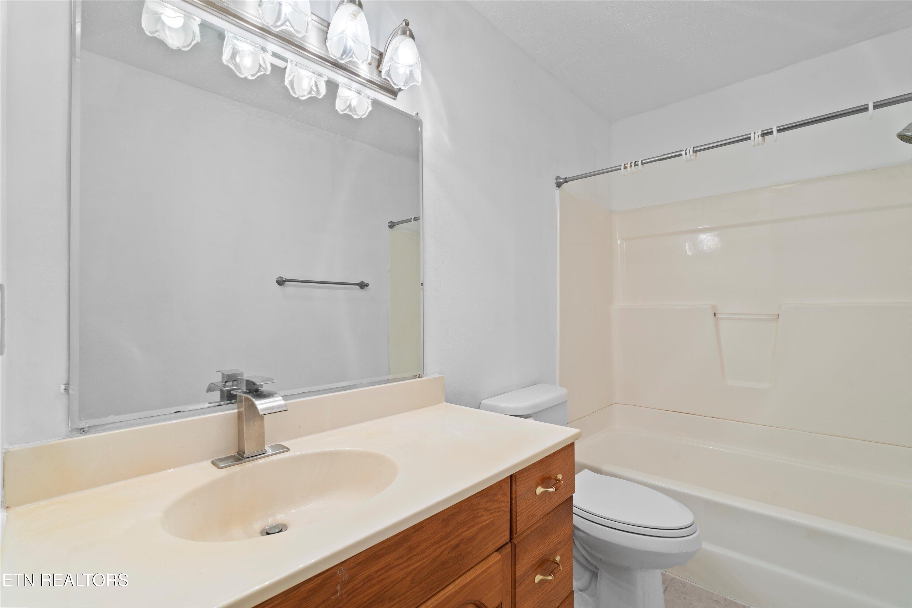 622 Woodland Drive Clinton TN 37716