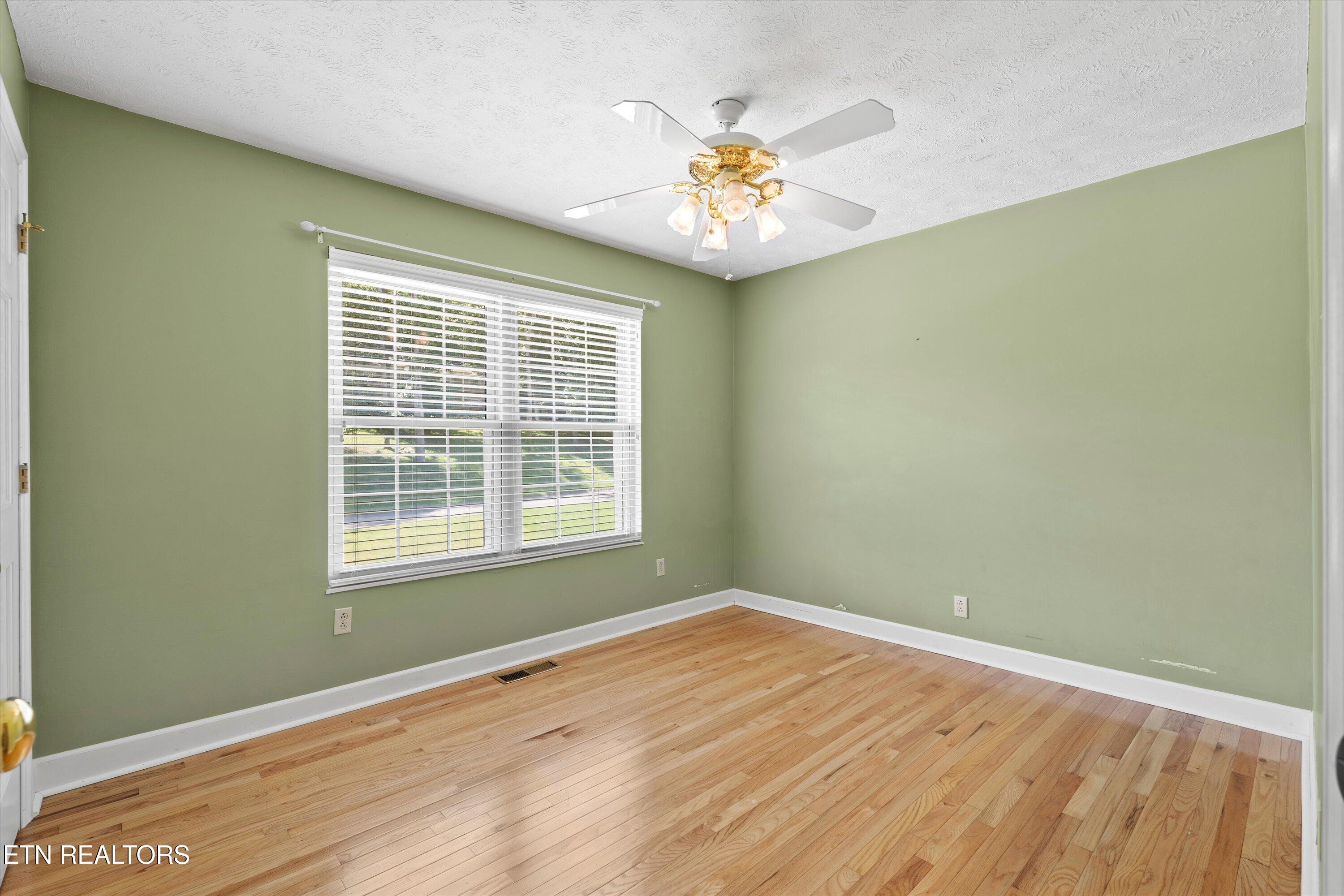 622 Woodland Drive Clinton TN 37716