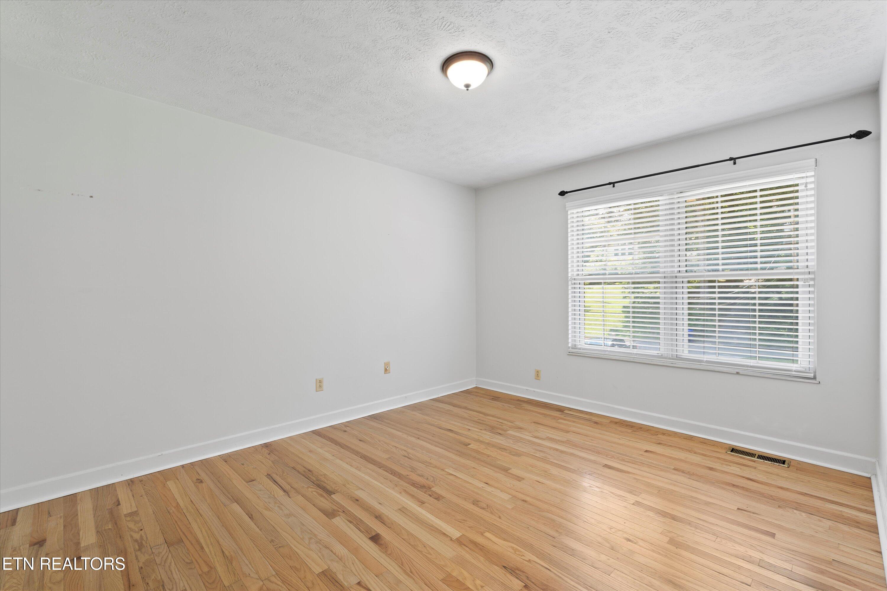 622 Woodland Drive Clinton TN 37716