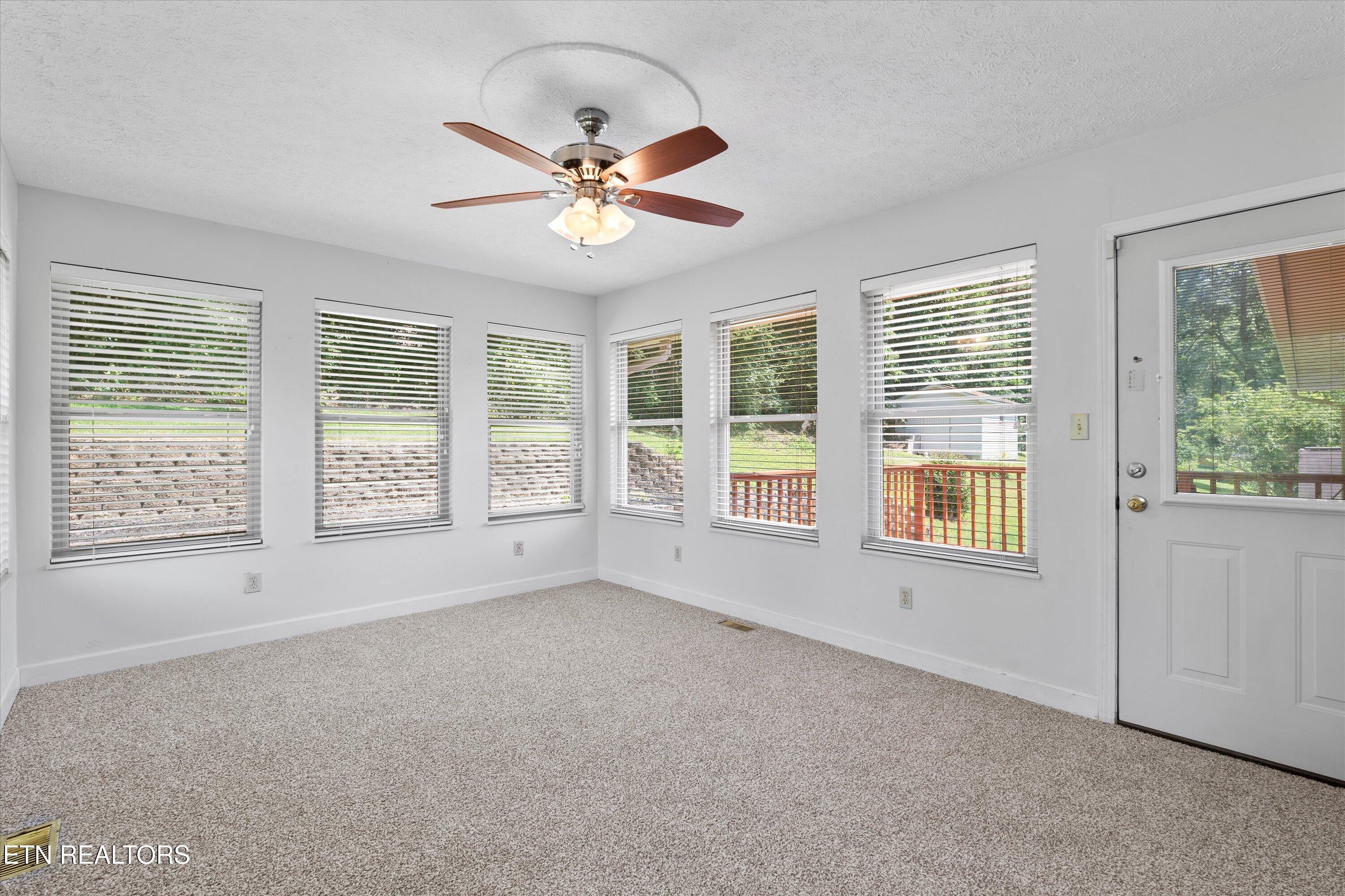 622 Woodland Drive Clinton TN 37716