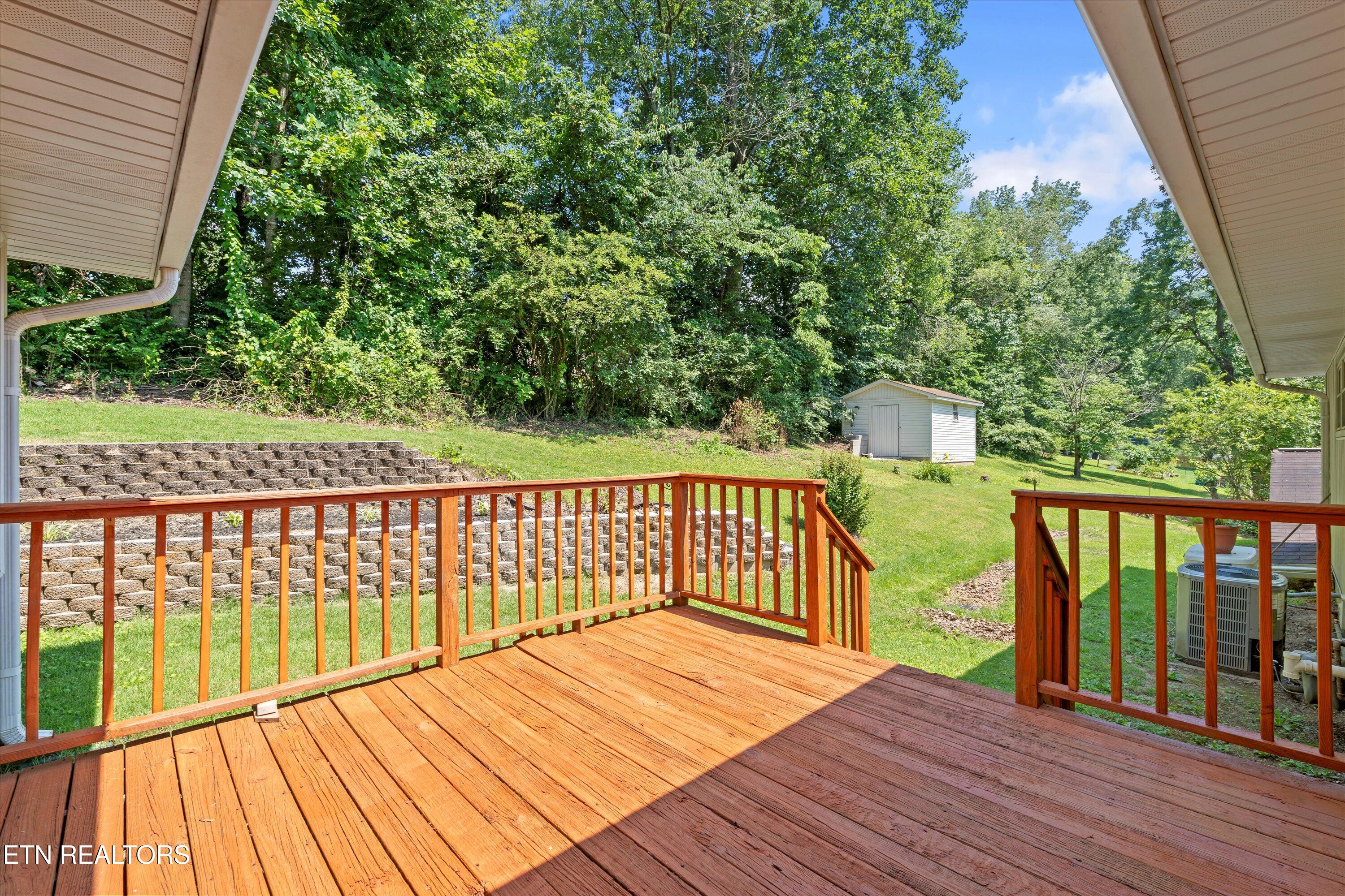 622 Woodland Drive Clinton TN 37716