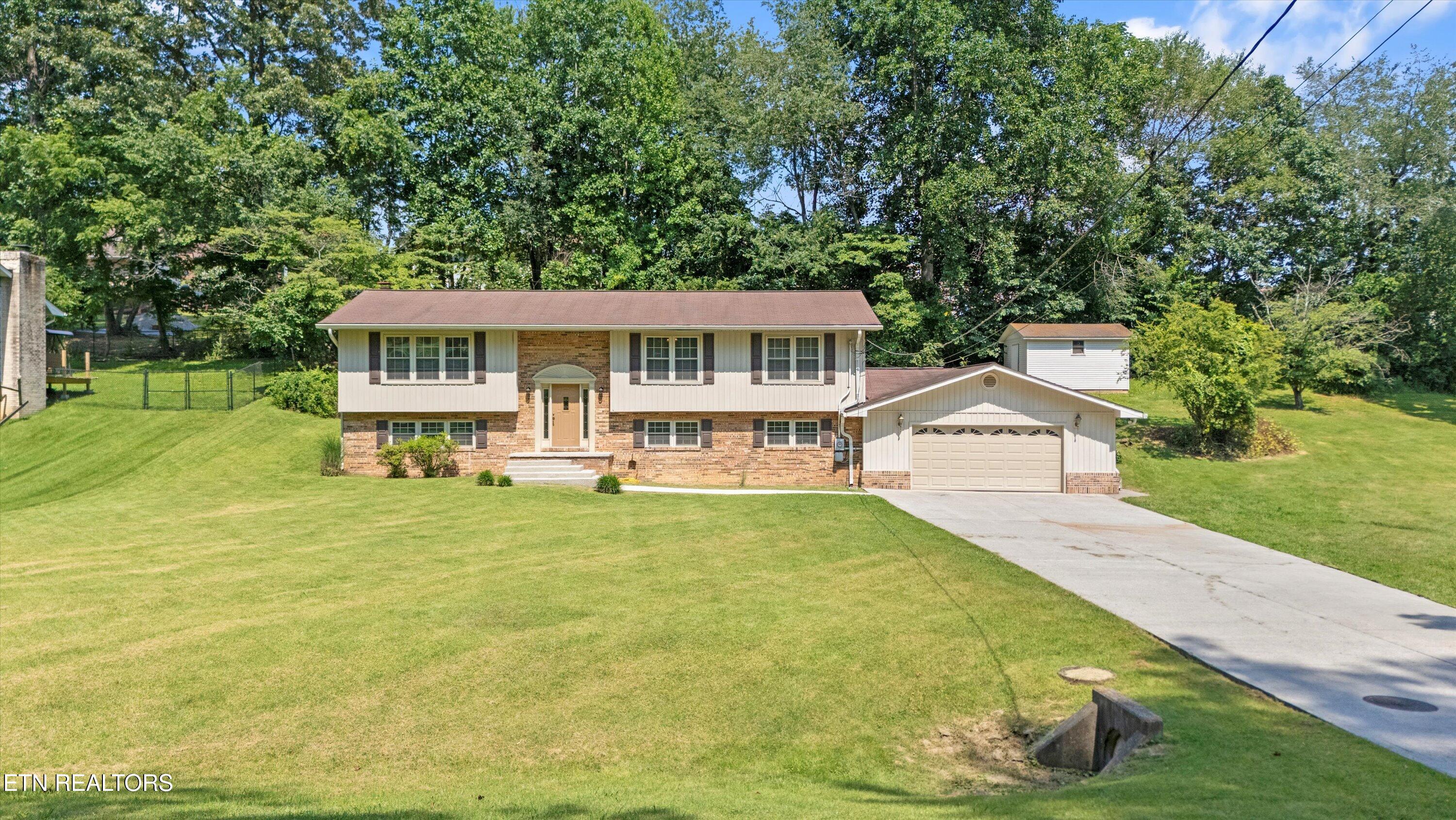 622 Woodland Drive Clinton TN 37716