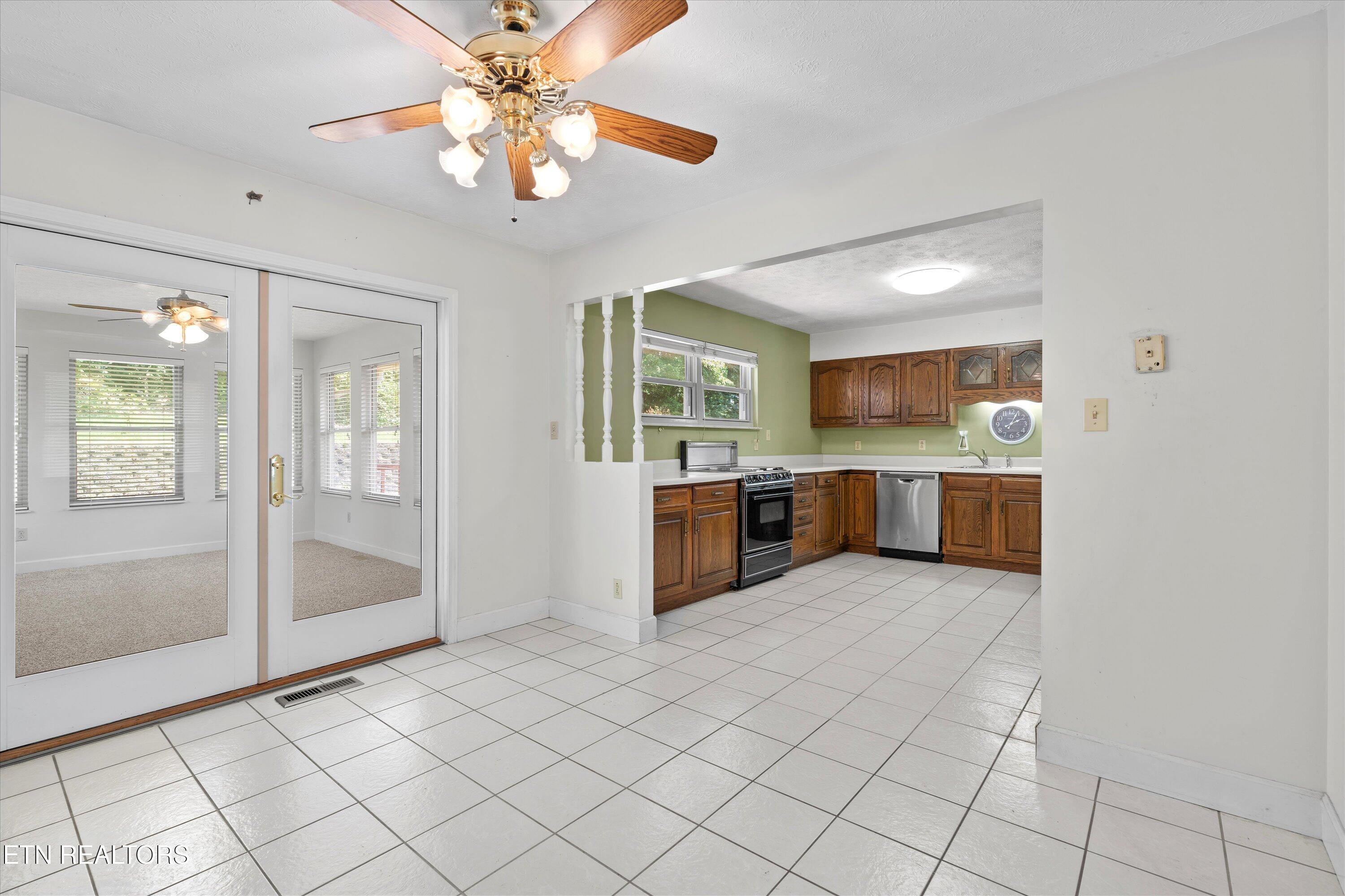 622 Woodland Drive Clinton TN 37716