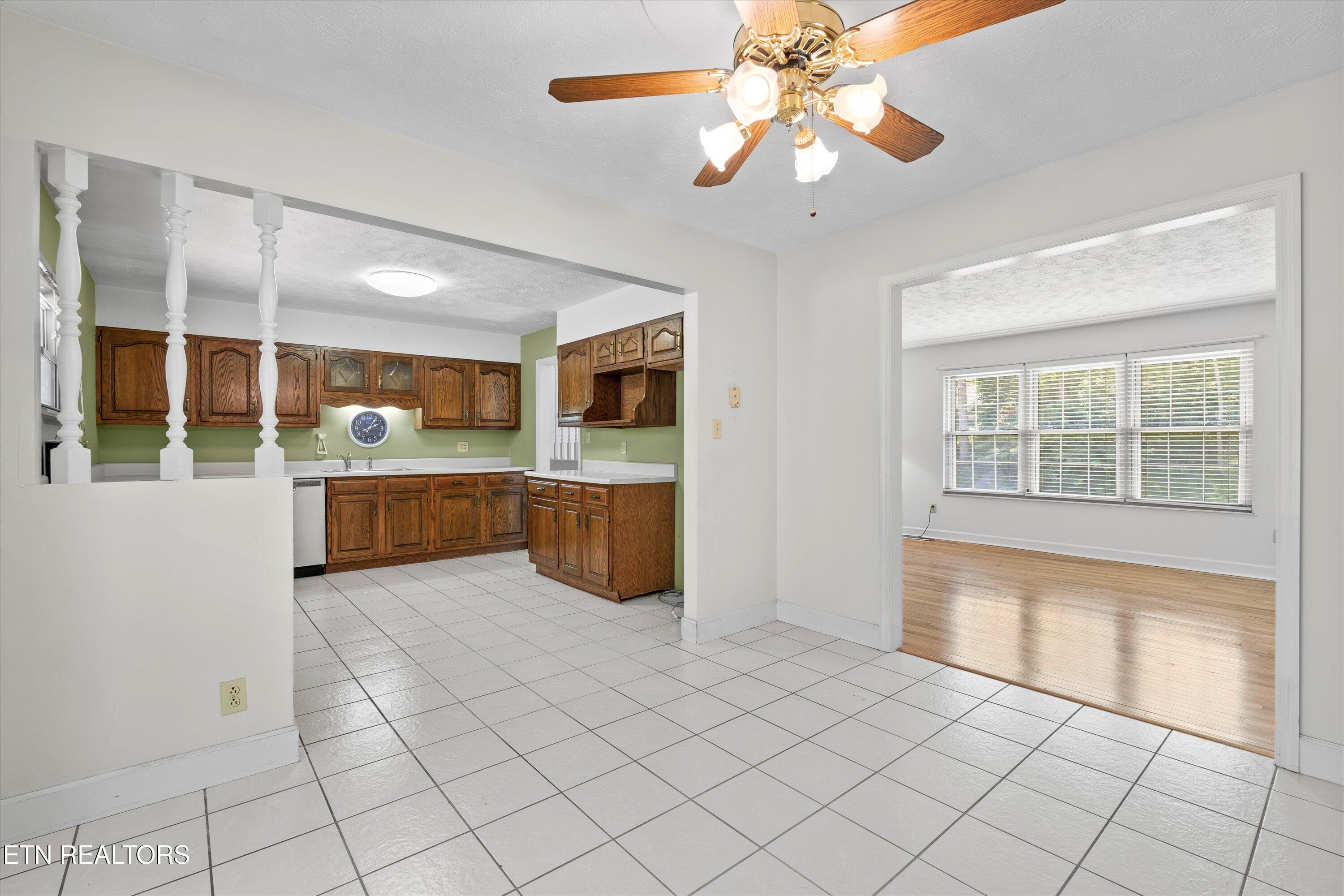 622 Woodland Drive Clinton TN 37716