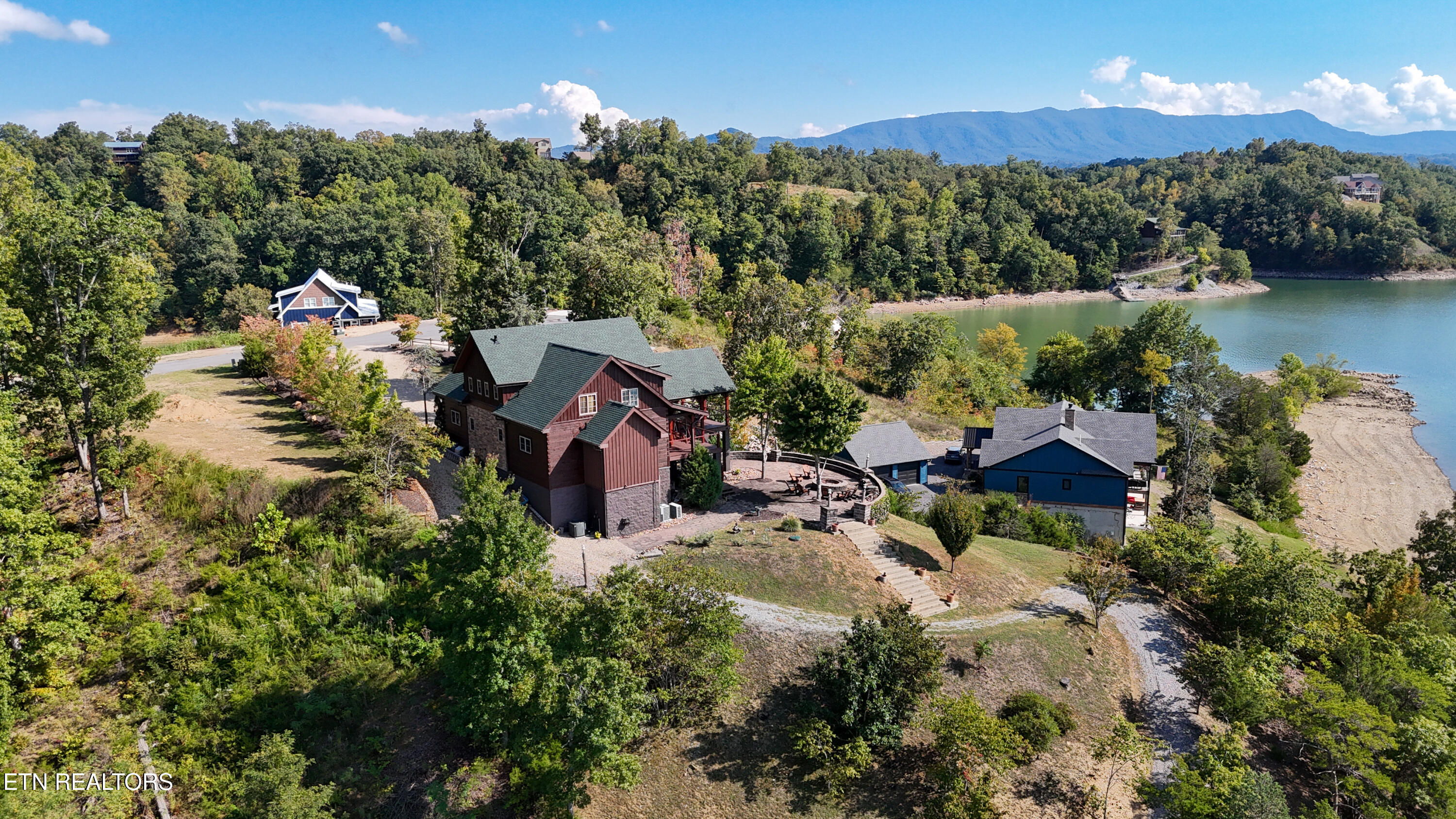 2118 Stone Harbor Drive Dandridge TN 37725