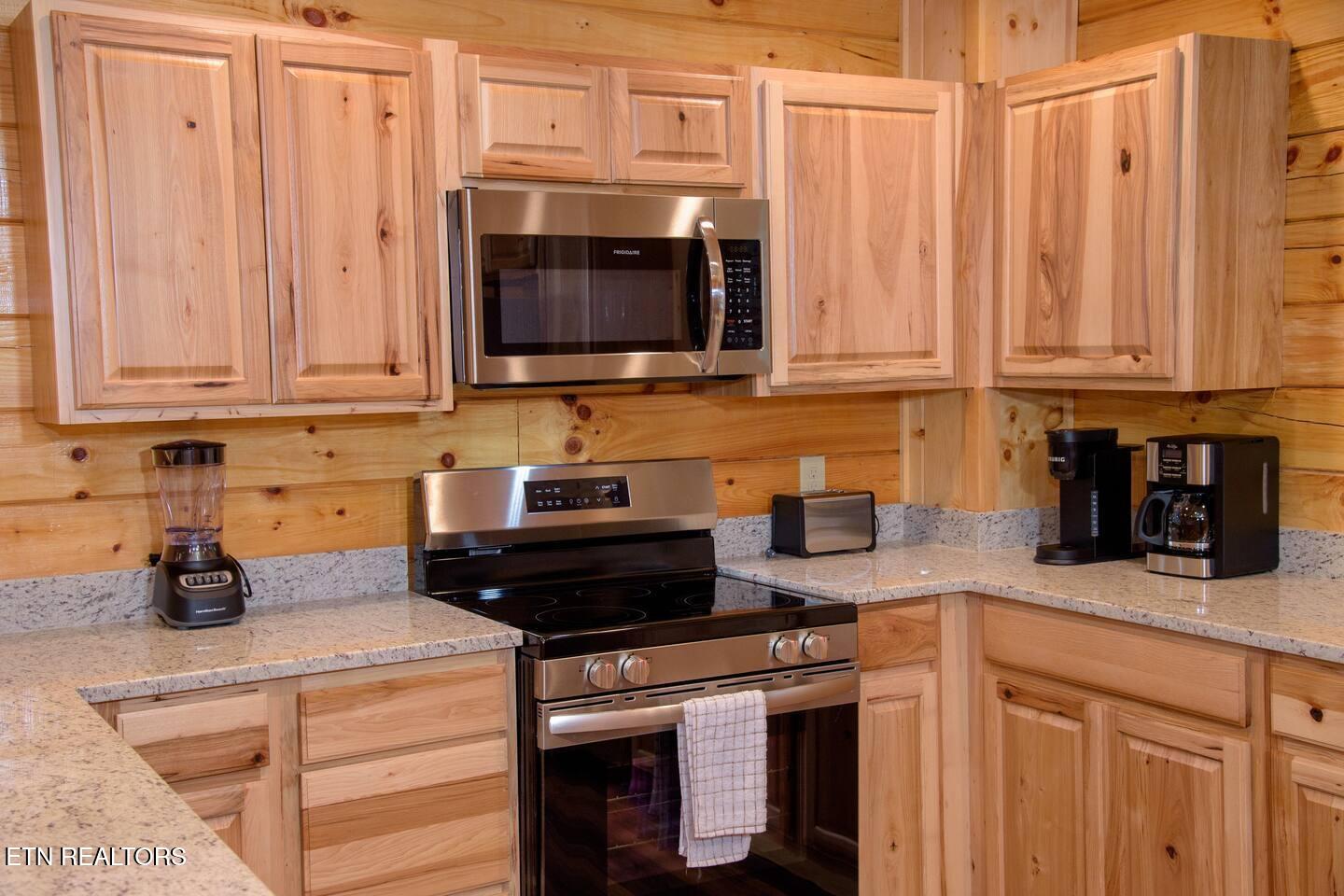 834 String Run Way Pigeon Forge TN 37863