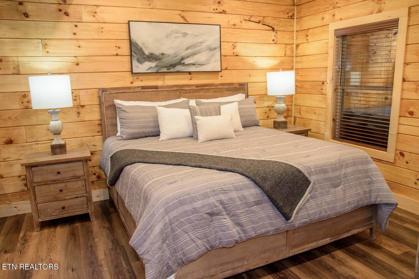 834 String Run Way Pigeon Forge TN 37863