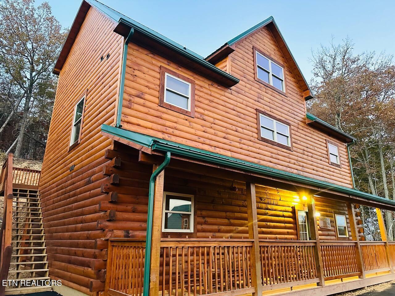 834 String Run Way Pigeon Forge TN 37863