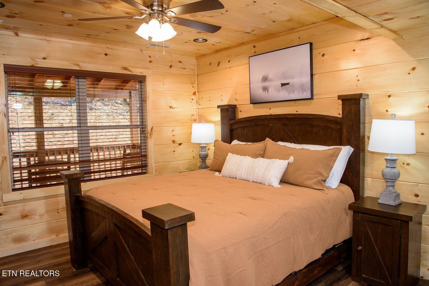 834 String Run Way Pigeon Forge TN 37863