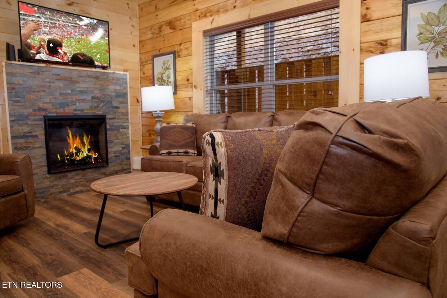 834 String Run Way Pigeon Forge TN 37863