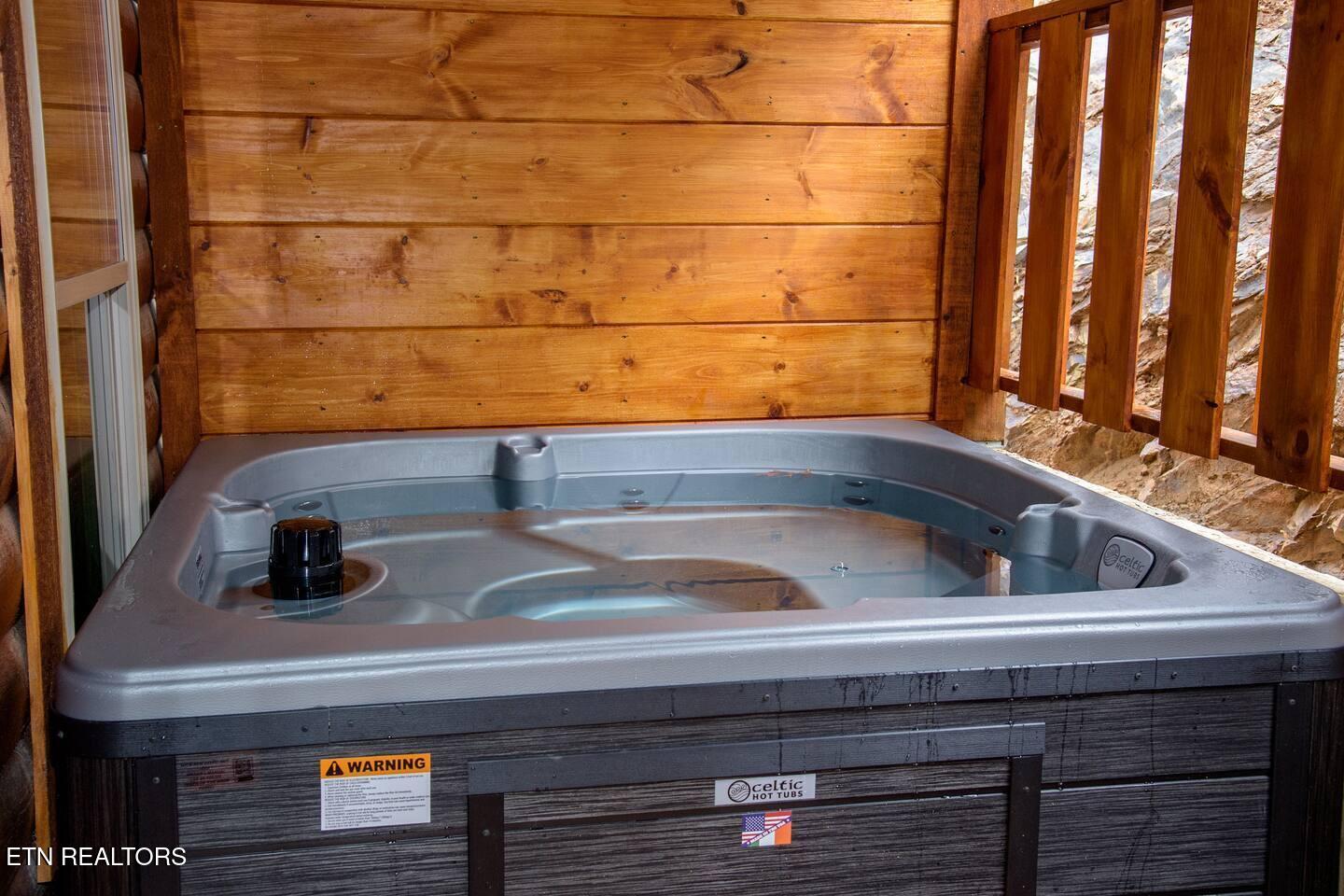 834 String Run Way Pigeon Forge TN 37863