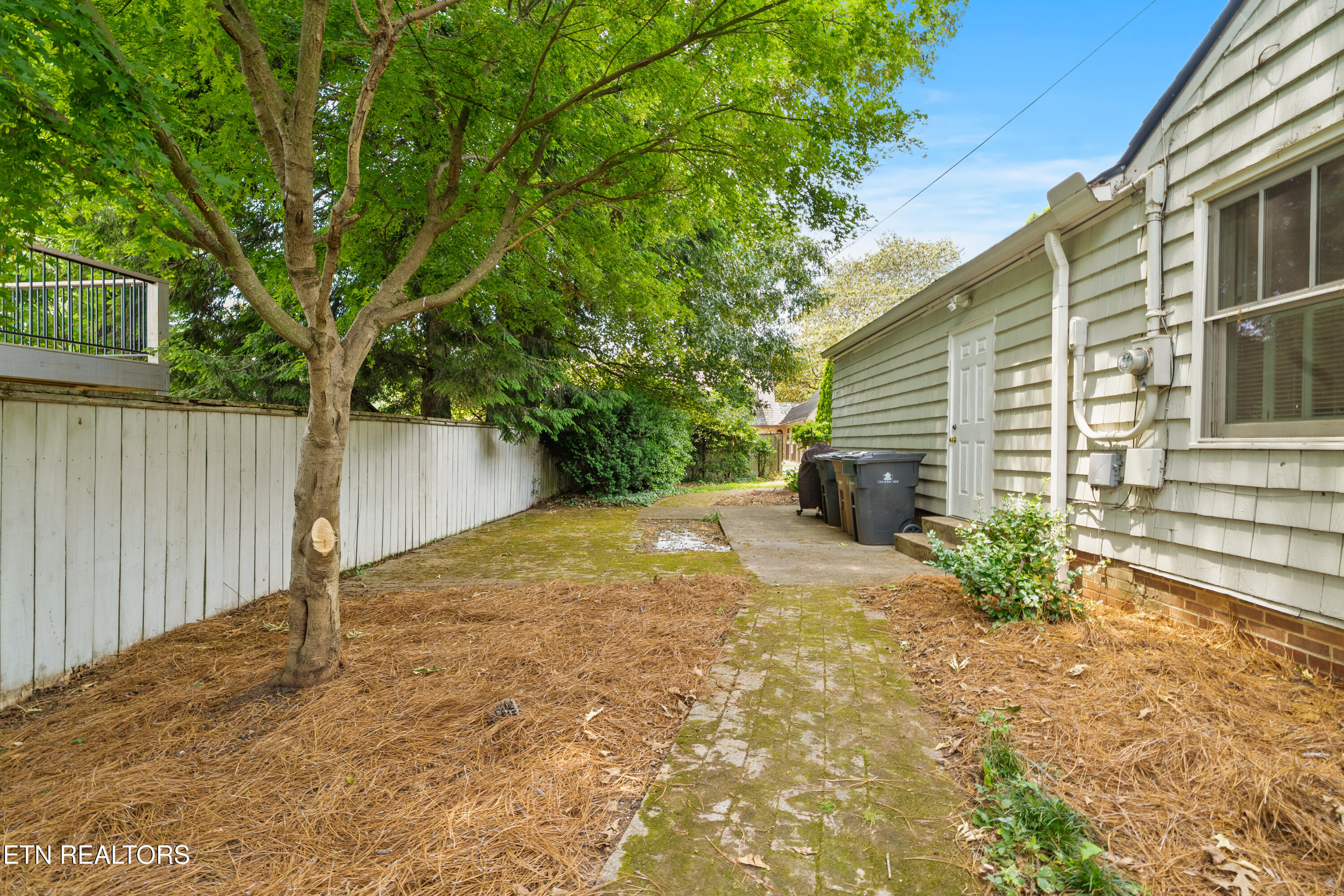 1005 Kenesaw Avenue Knoxville TN 37919