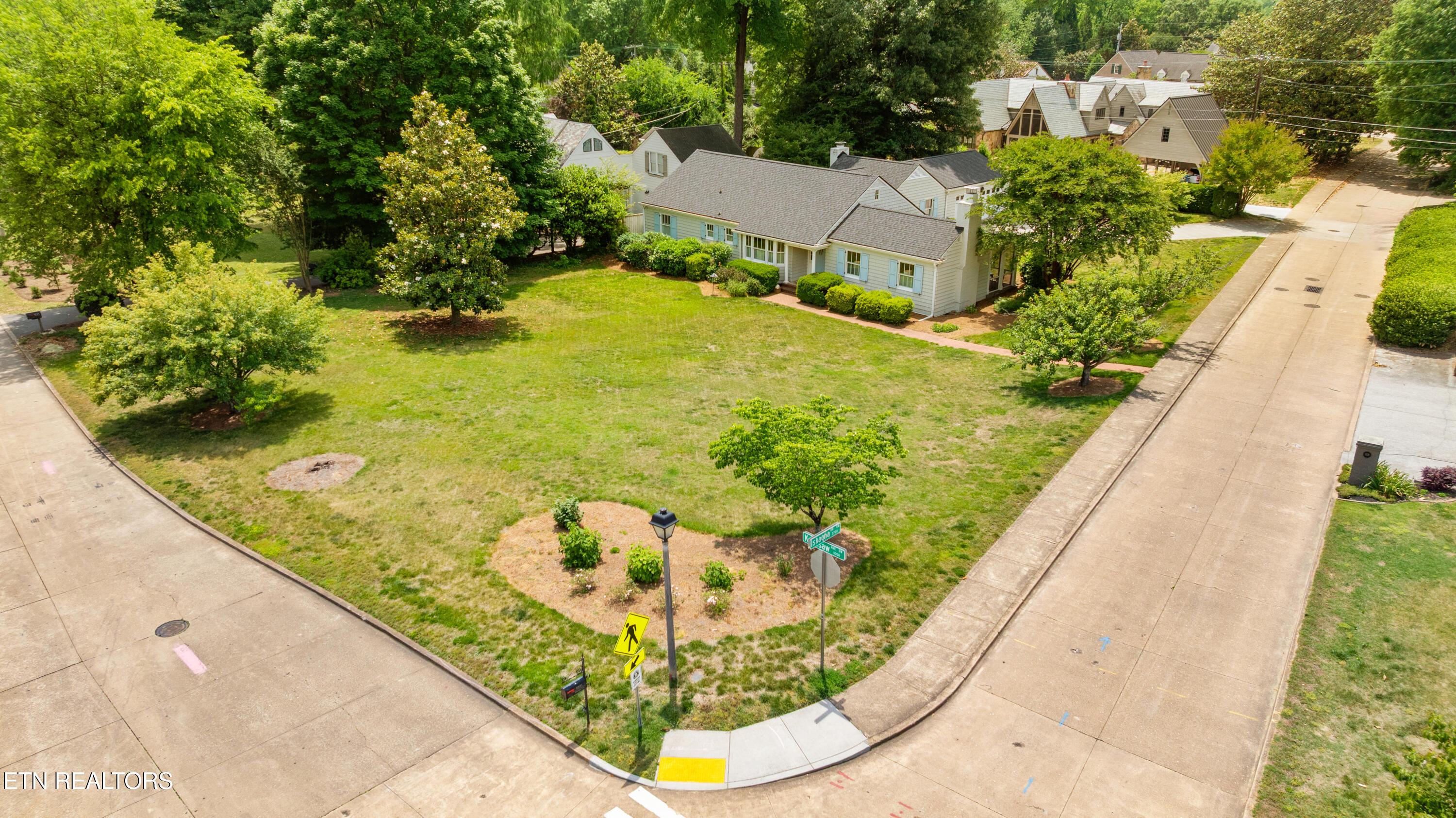 1005 Kenesaw Avenue Knoxville TN 37919