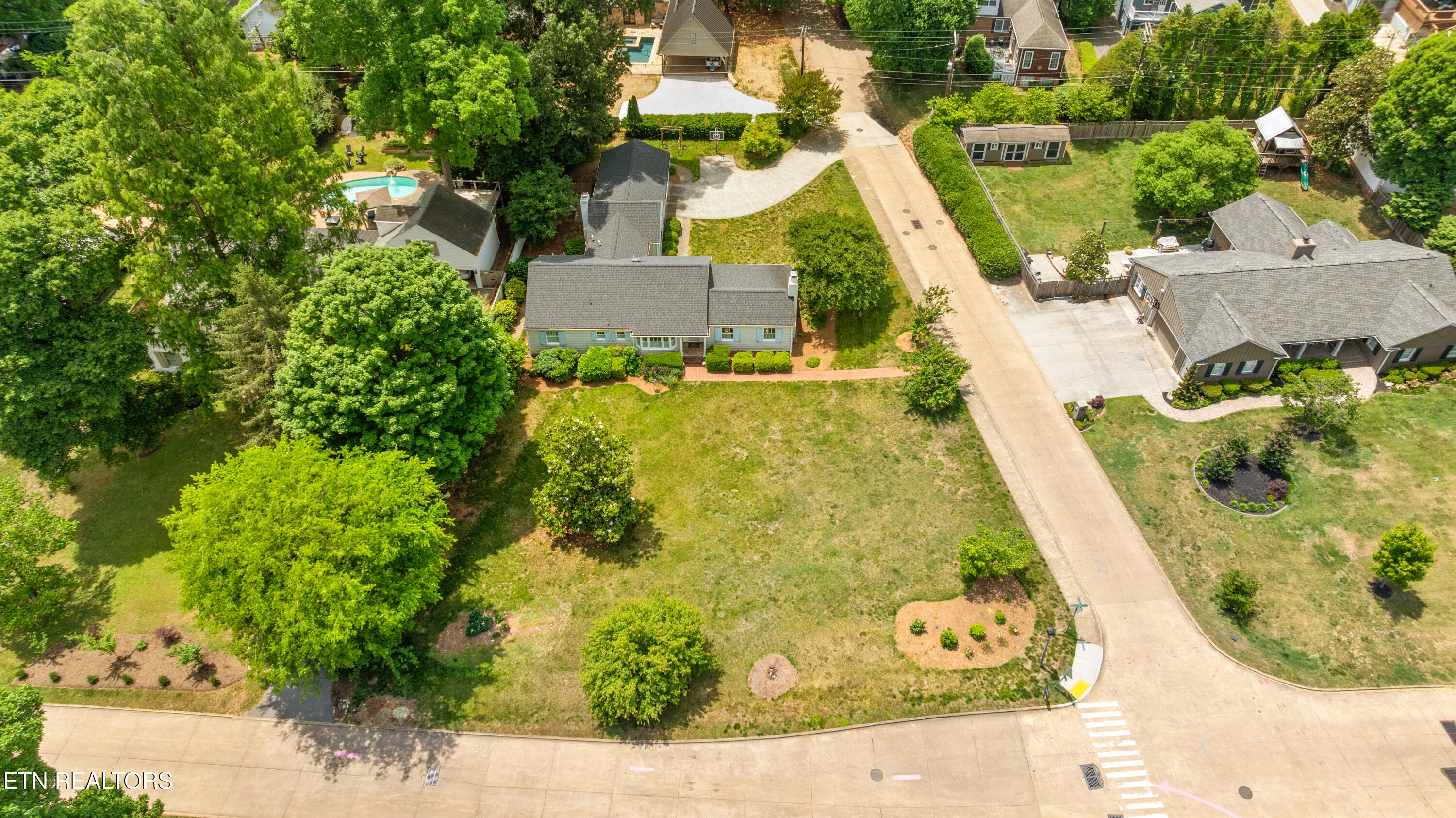 1005 Kenesaw Avenue Knoxville TN 37919
