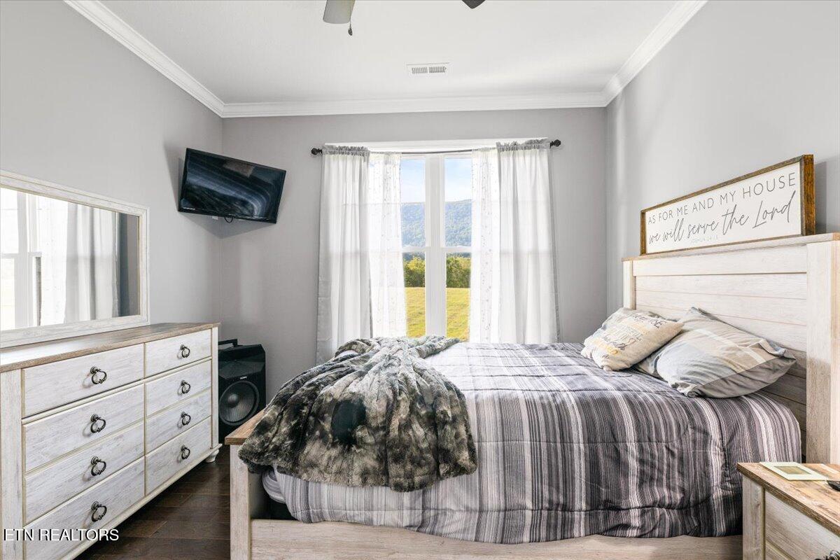 1126 Cross Valley Road Lafollette TN 37766