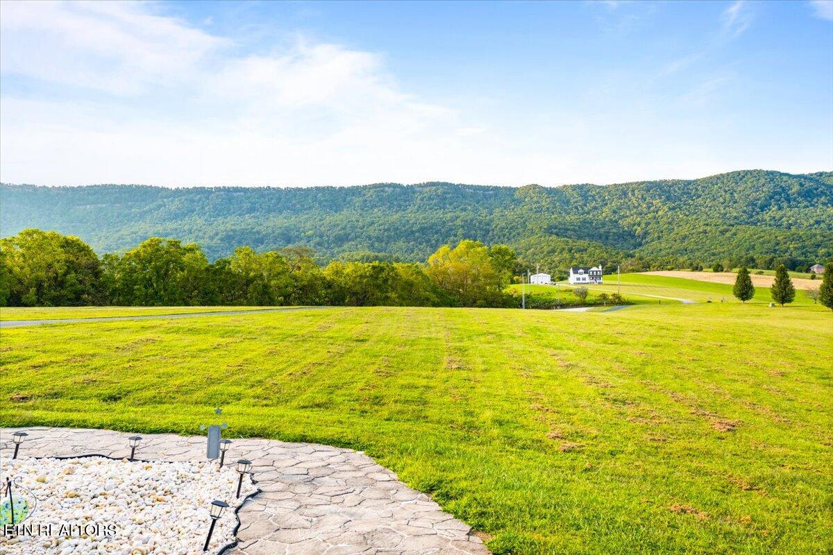1126 Cross Valley Road Lafollette TN 37766