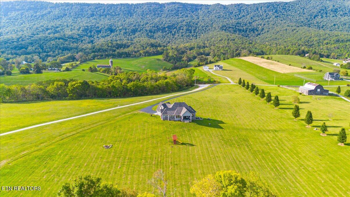 1126 Cross Valley Road Lafollette TN 37766