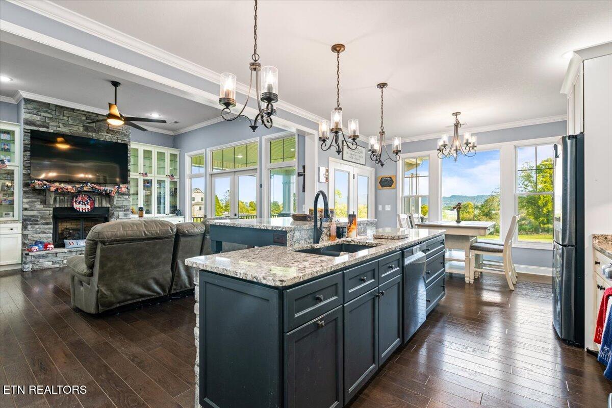 1126 Cross Valley Road Lafollette TN 37766
