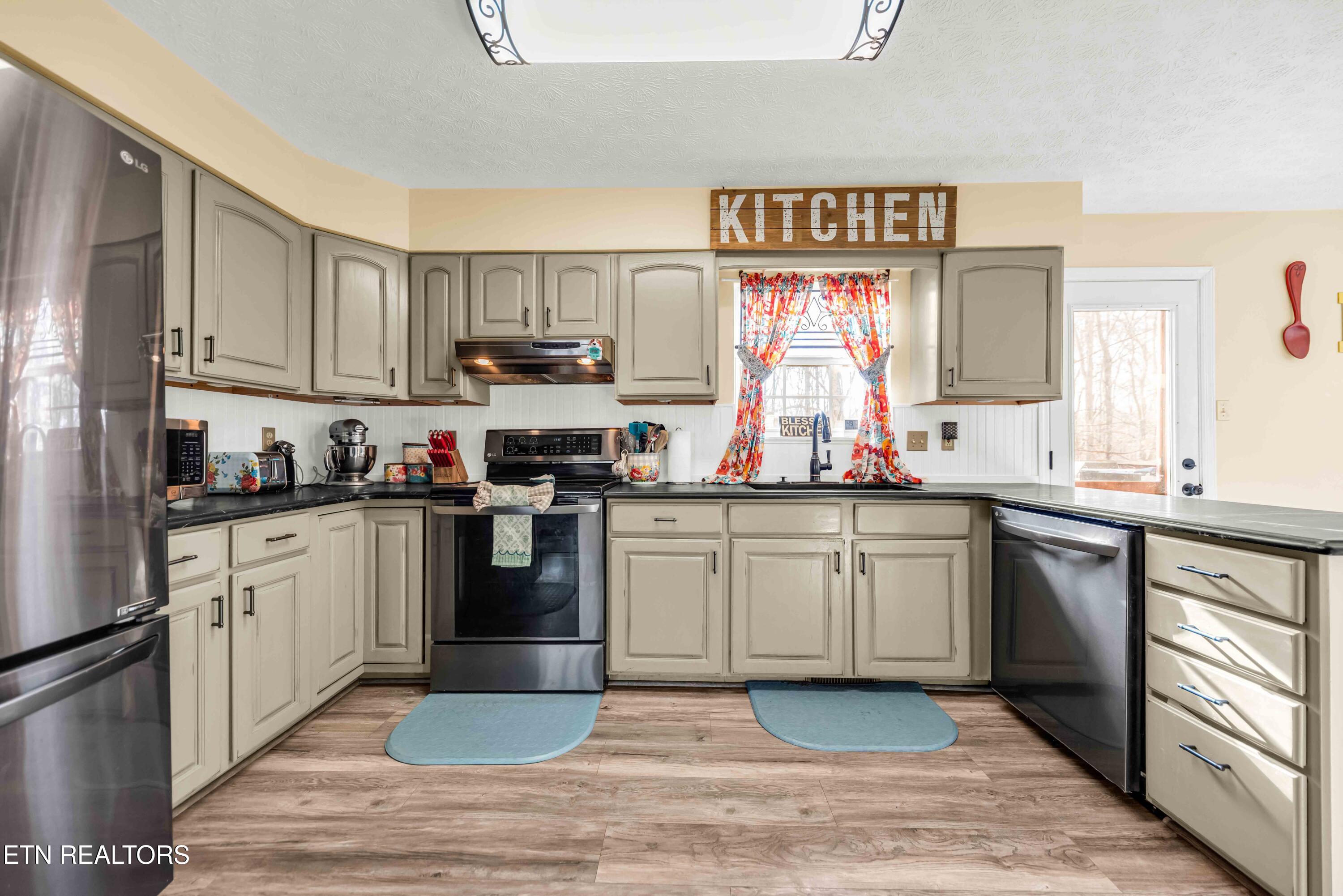 153 Autumn Drive Clinton TN 37716