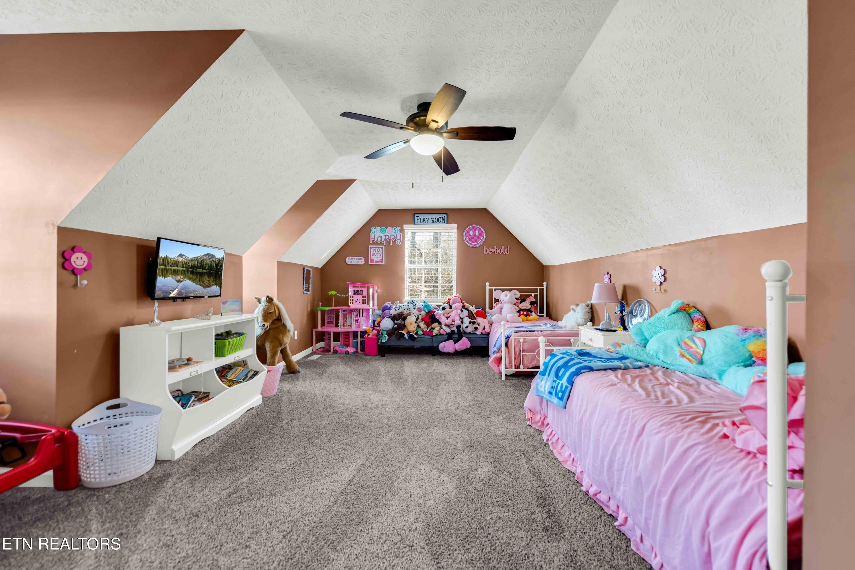 153 Autumn Drive Clinton TN 37716
