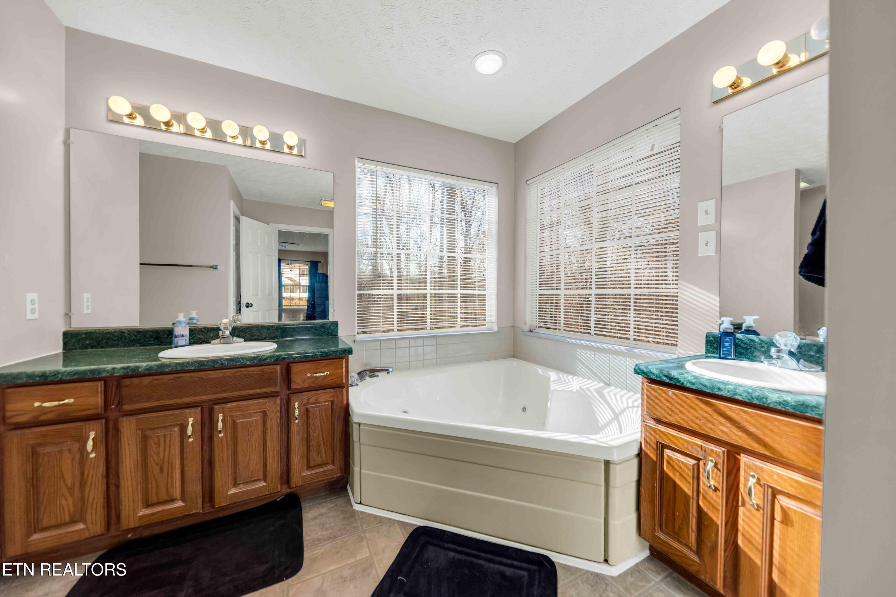 153 Autumn Drive Clinton TN 37716