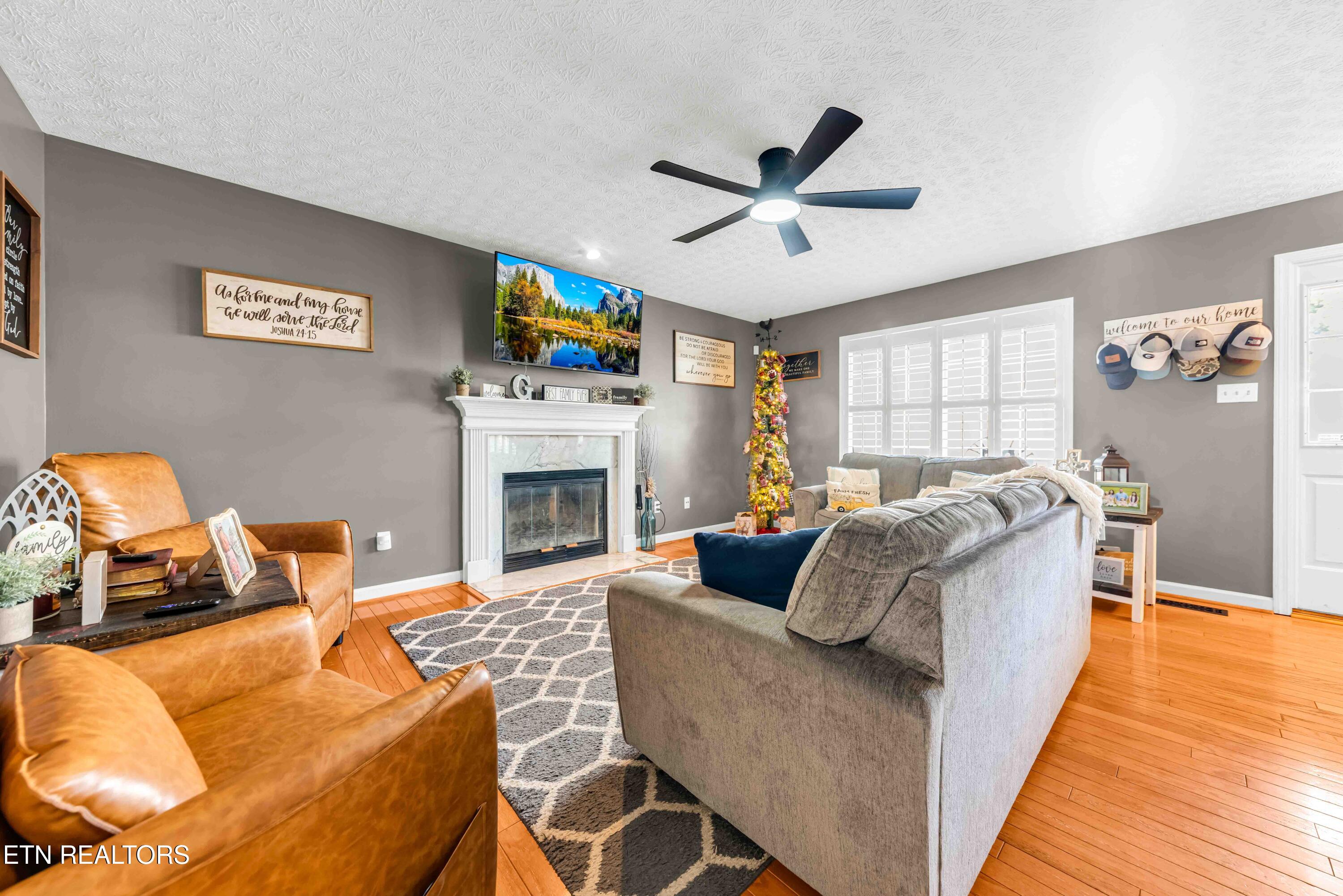 153 Autumn Drive Clinton TN 37716