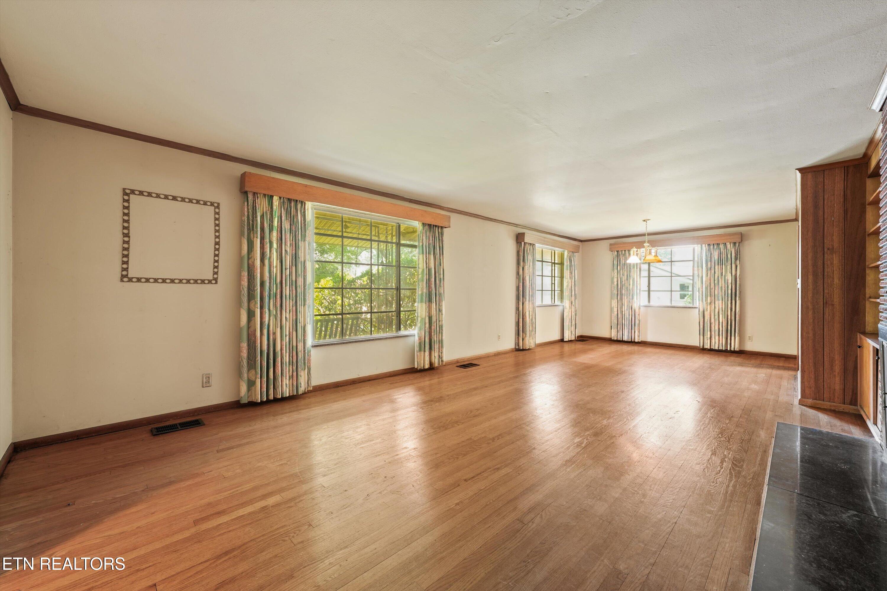 210 Sutton Lane Knoxville TN 37909