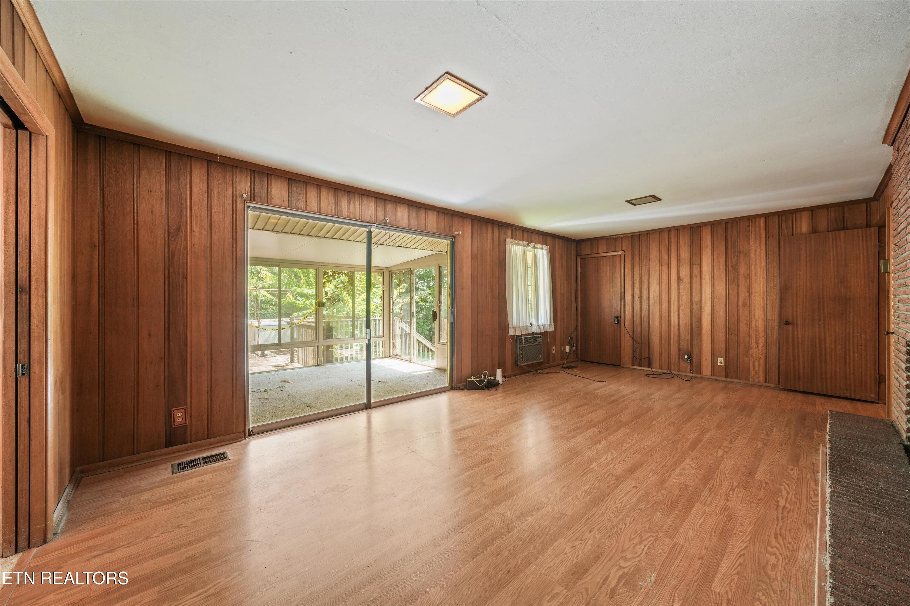 210 Sutton Lane Knoxville TN 37909