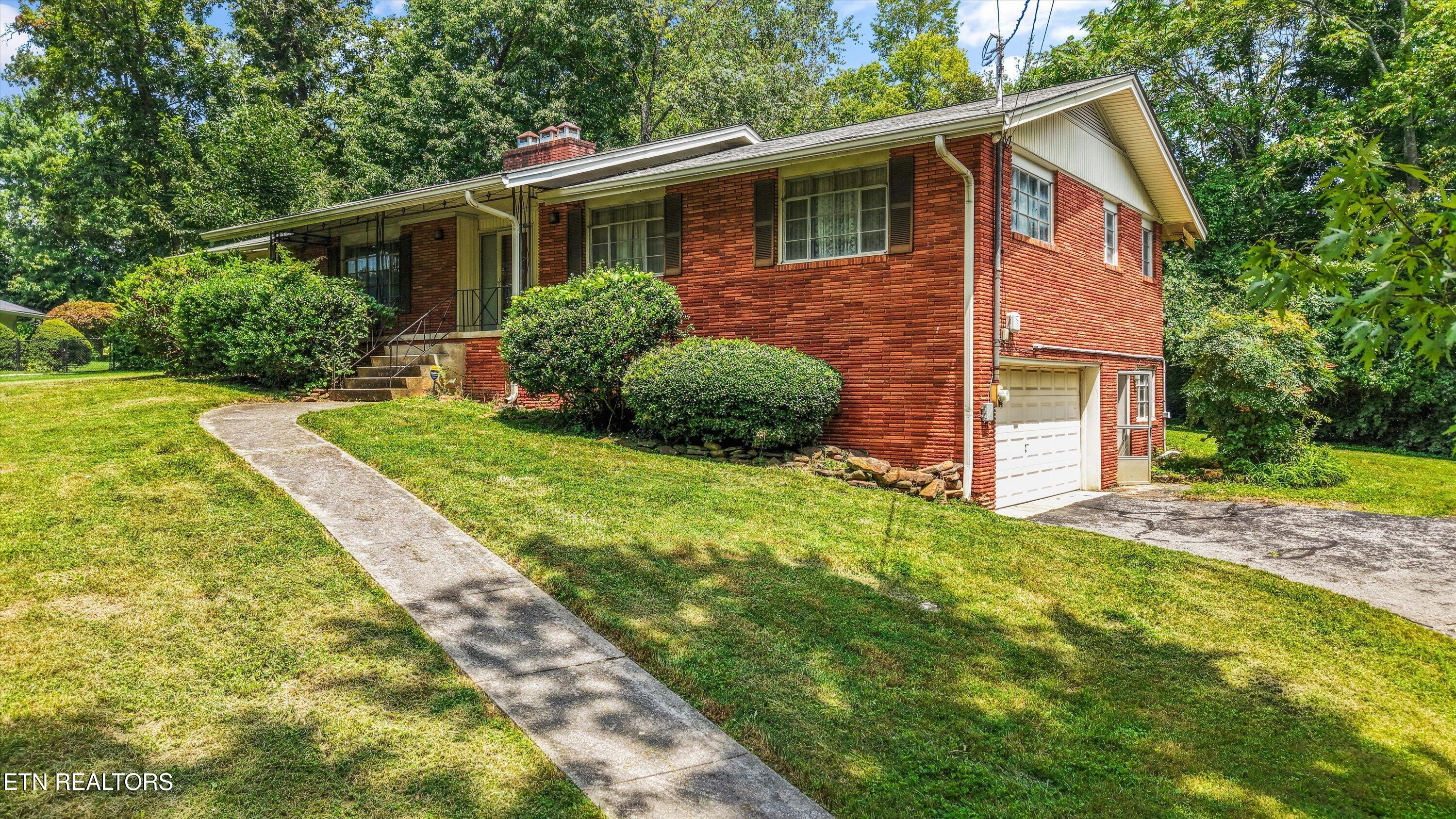 210 Sutton Lane Knoxville TN 37909