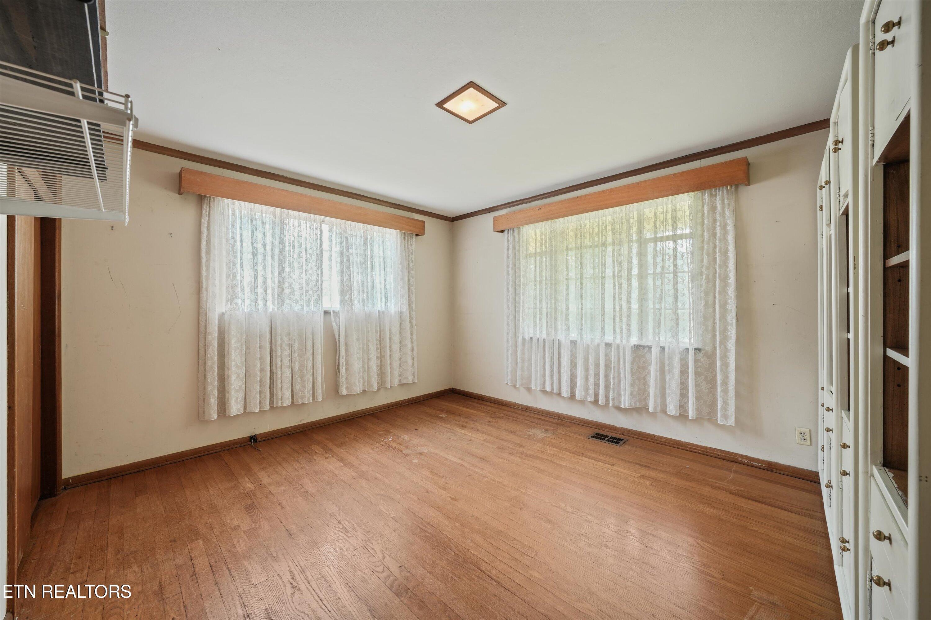 210 Sutton Lane Knoxville TN 37909