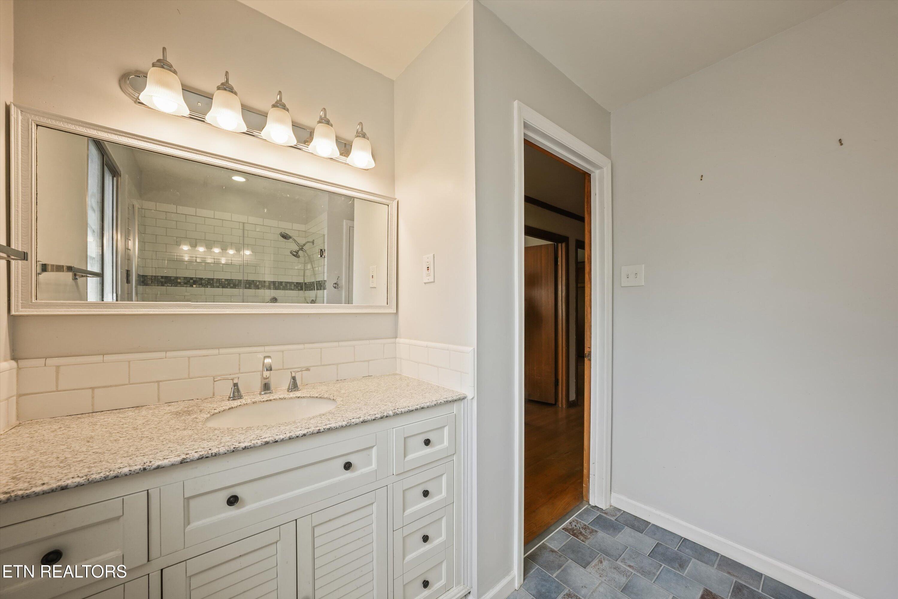 210 Sutton Lane Knoxville TN 37909