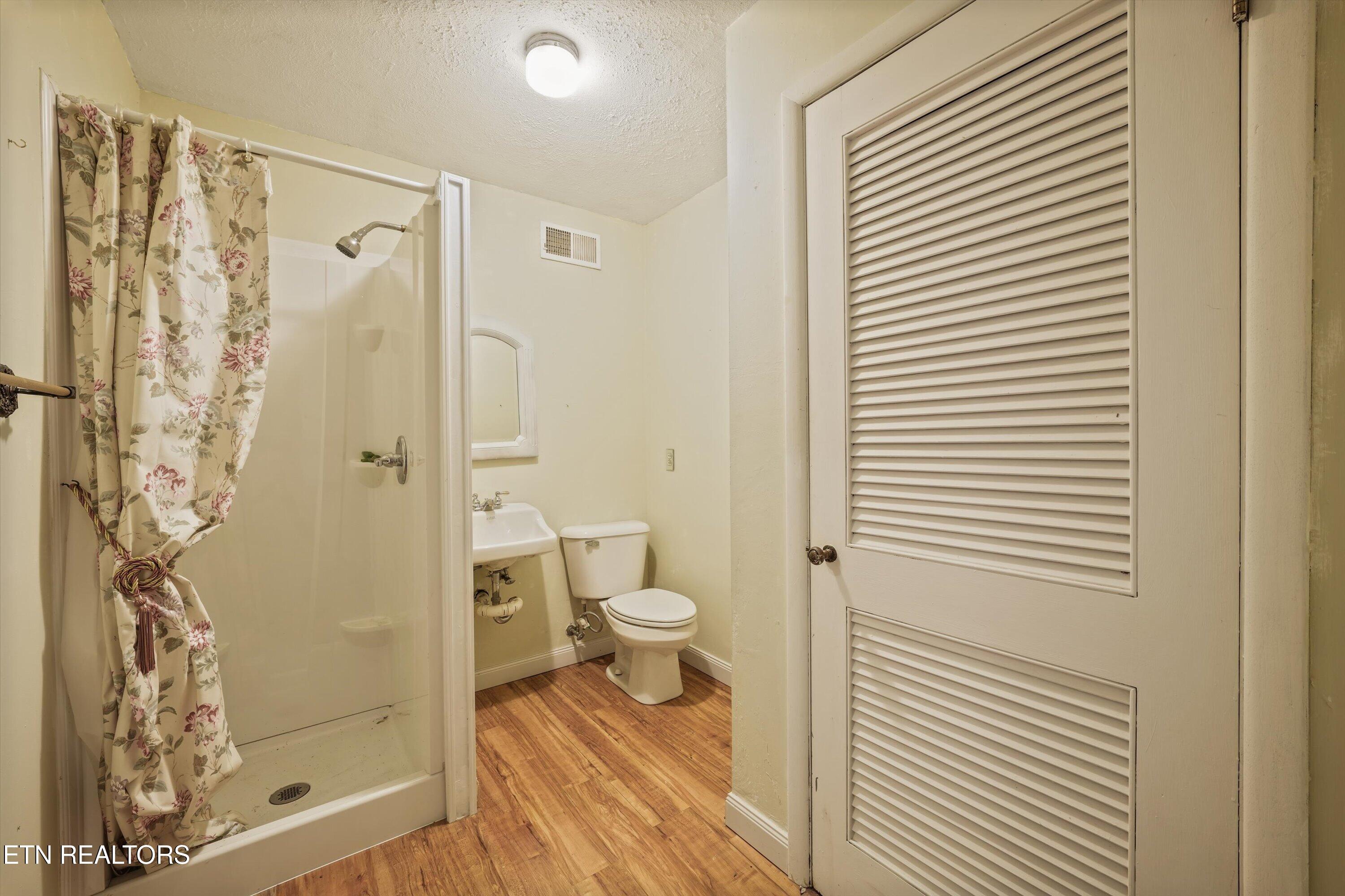 210 Sutton Lane Knoxville TN 37909