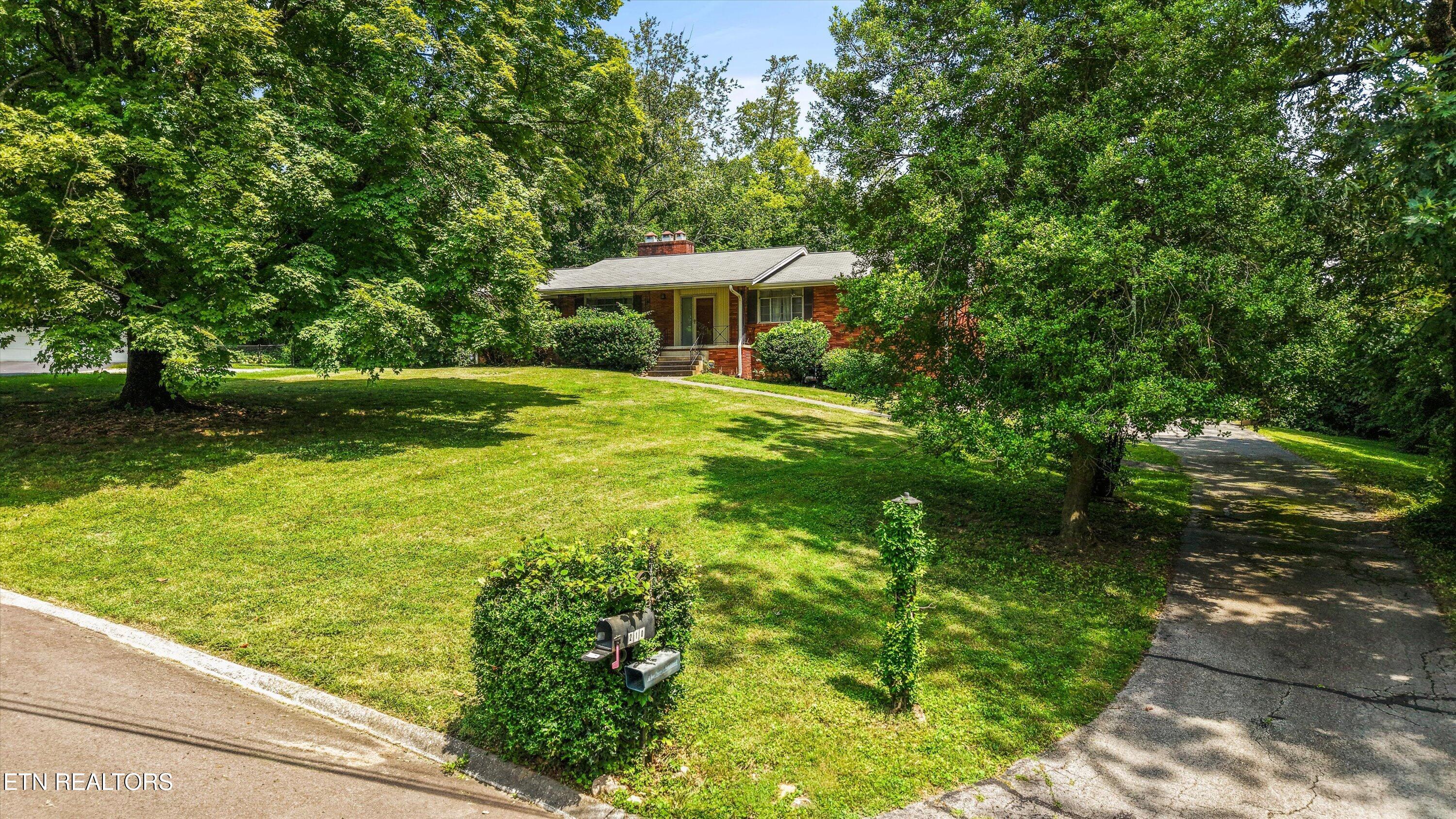 210 Sutton Lane Knoxville TN 37909